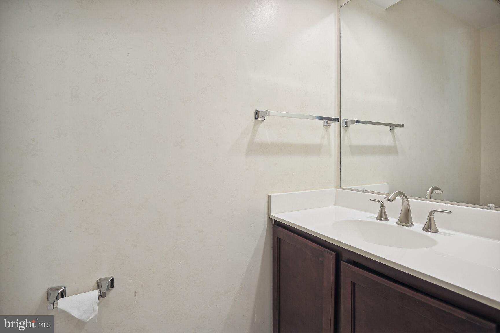 GUNNERS LAKE VILLAGE - Residential Lease