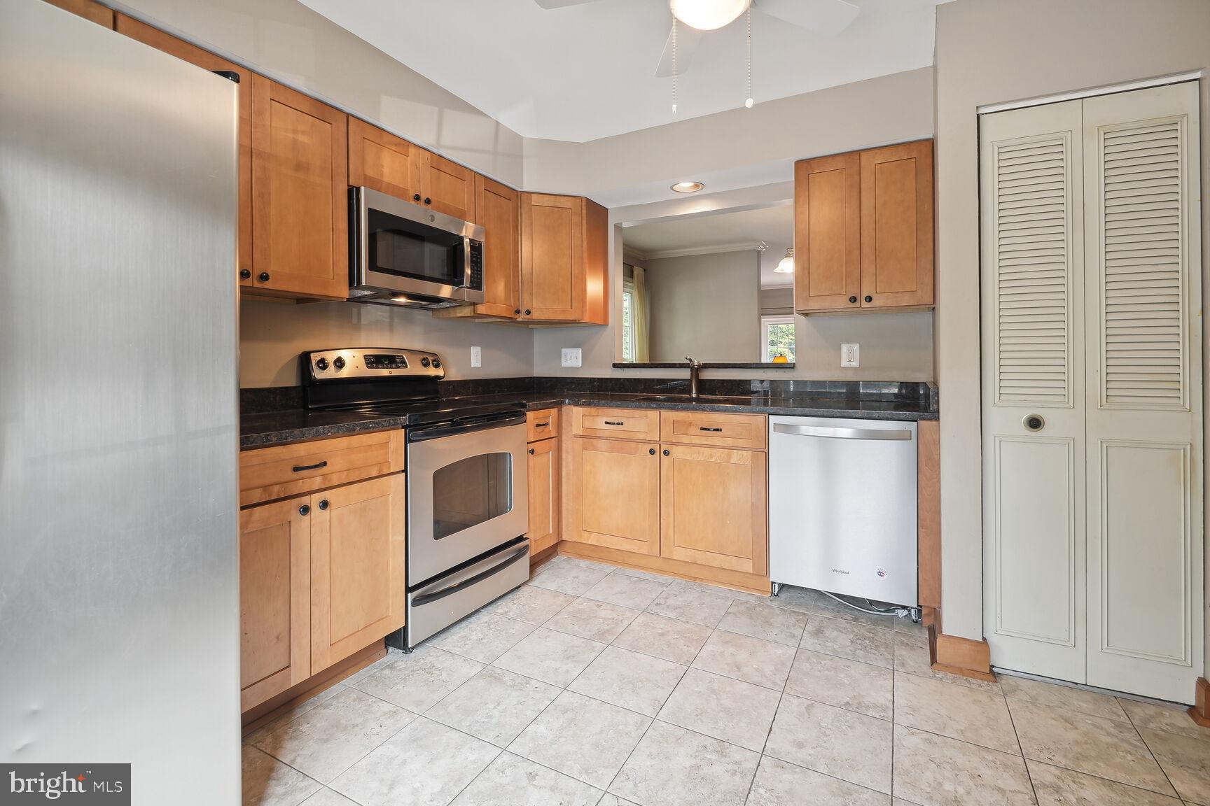 GUNNERS LAKE VILLAGE - Residential Lease