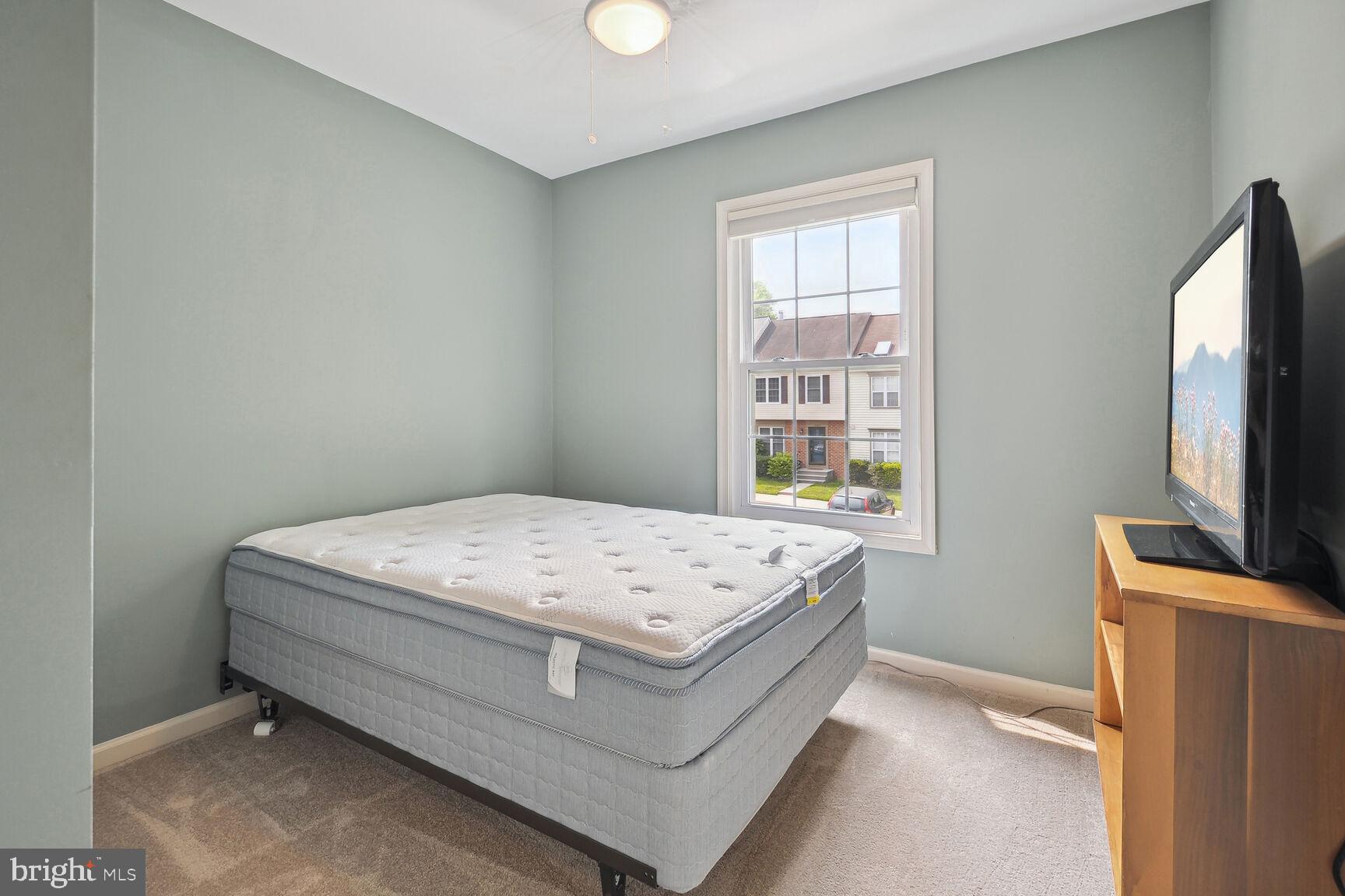 GUNNERS LAKE VILLAGE - Residential Lease