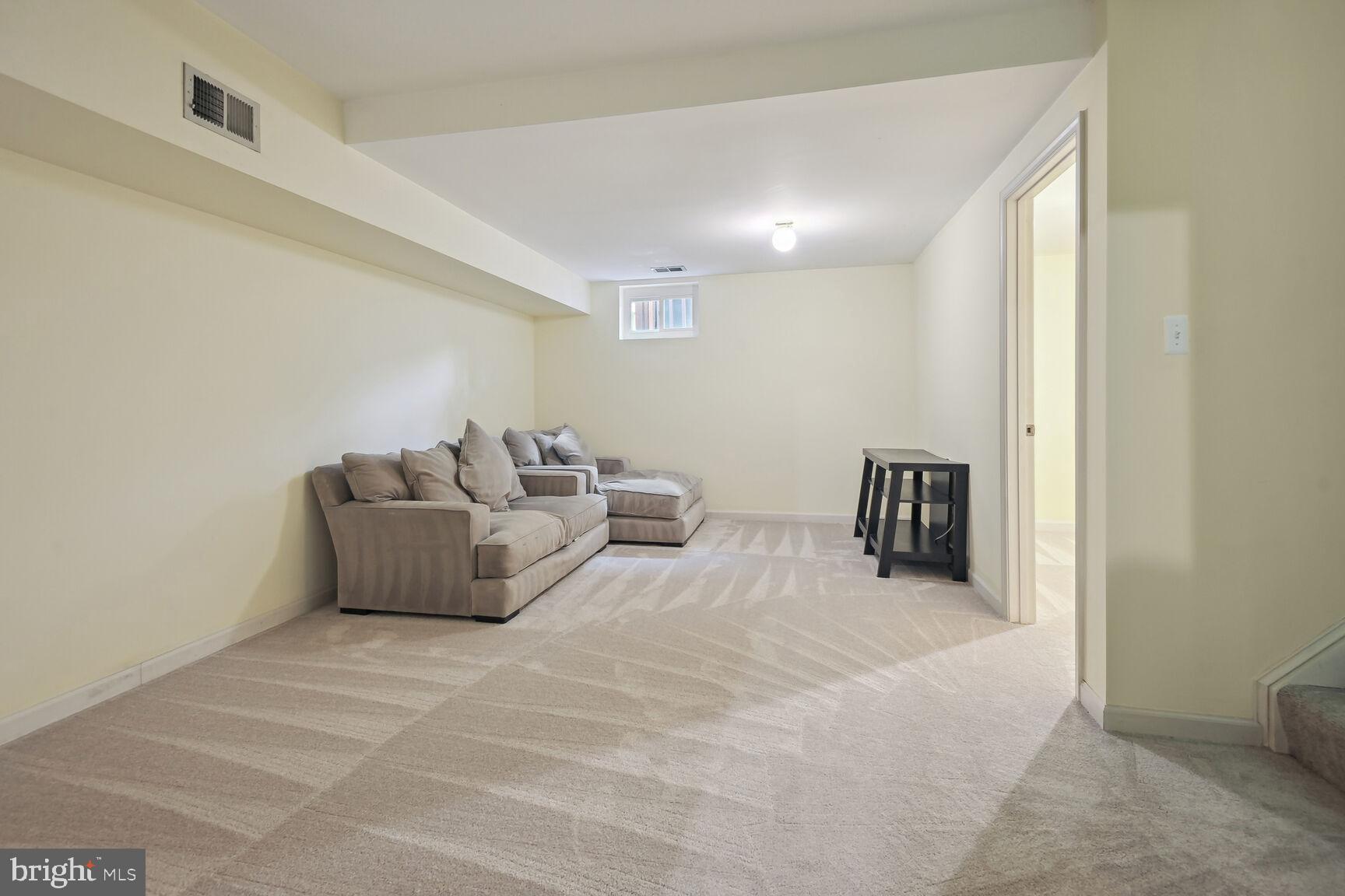 GUNNERS LAKE VILLAGE - Residential Lease