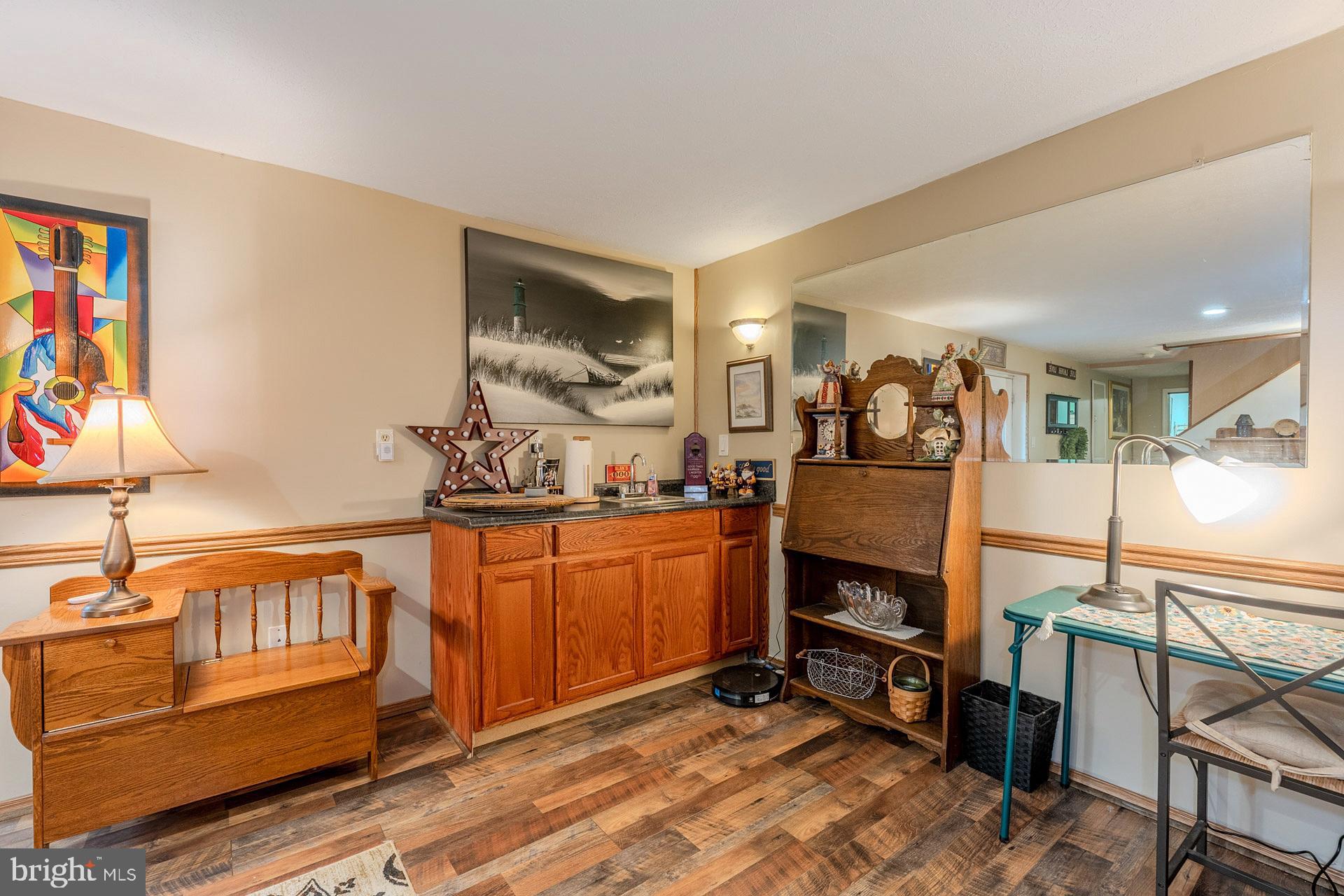 SIGNAL HILL - Residential