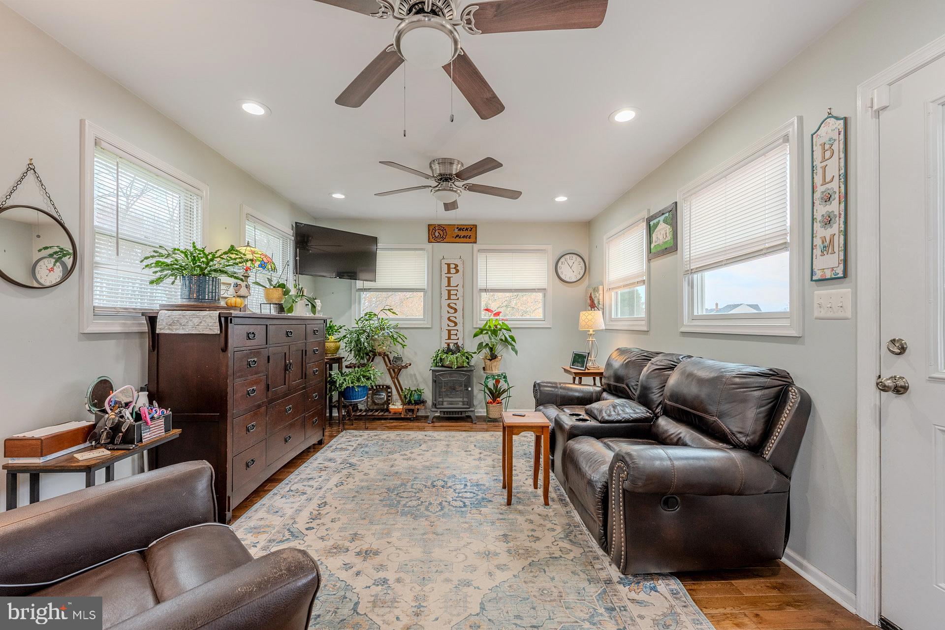 SIGNAL HILL - Residential