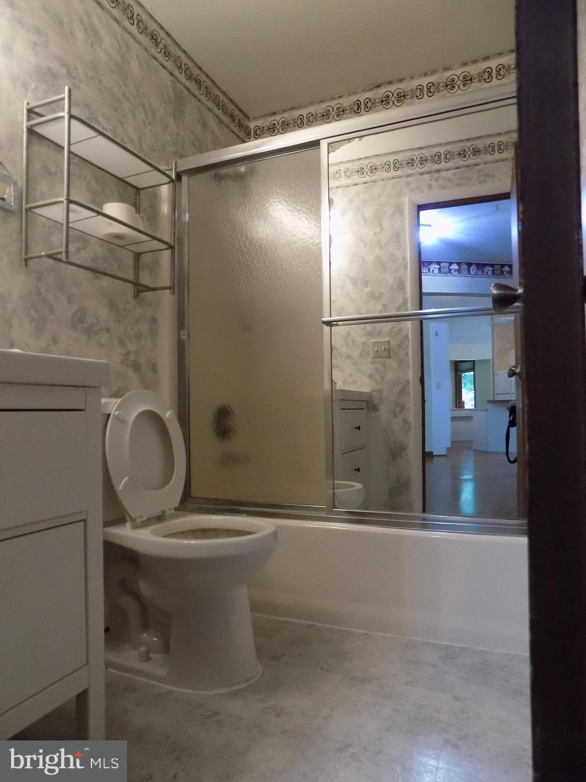 KENFIELD WOODS - Residential Lease