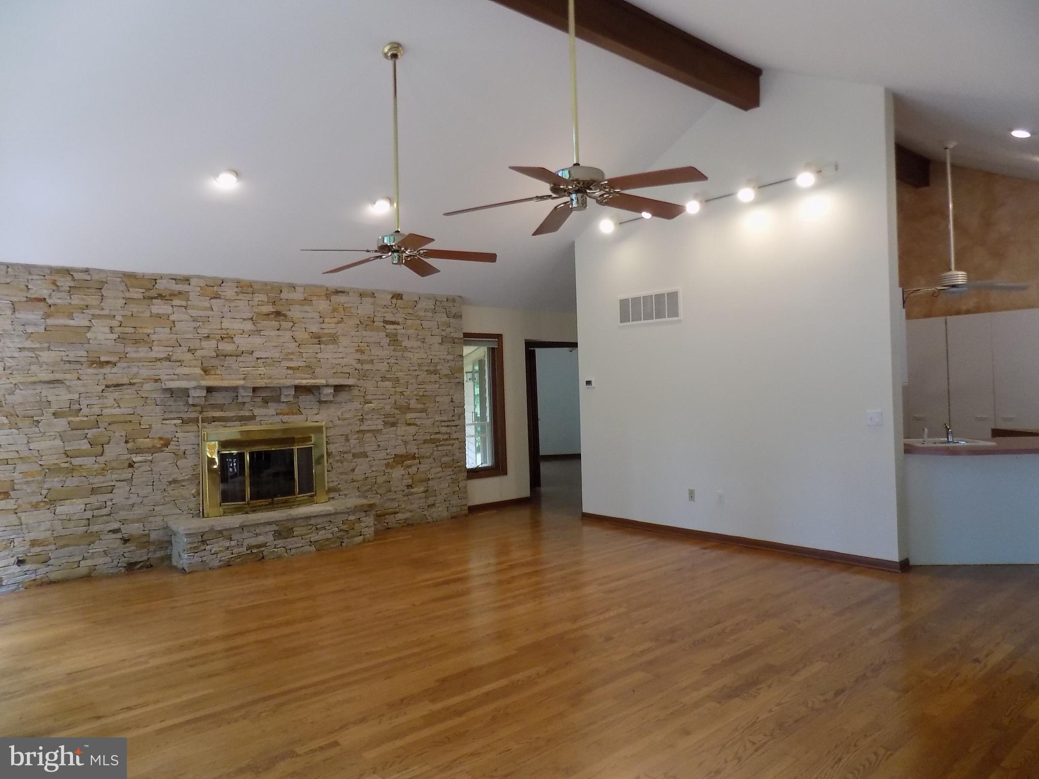 KENFIELD WOODS - Residential Lease