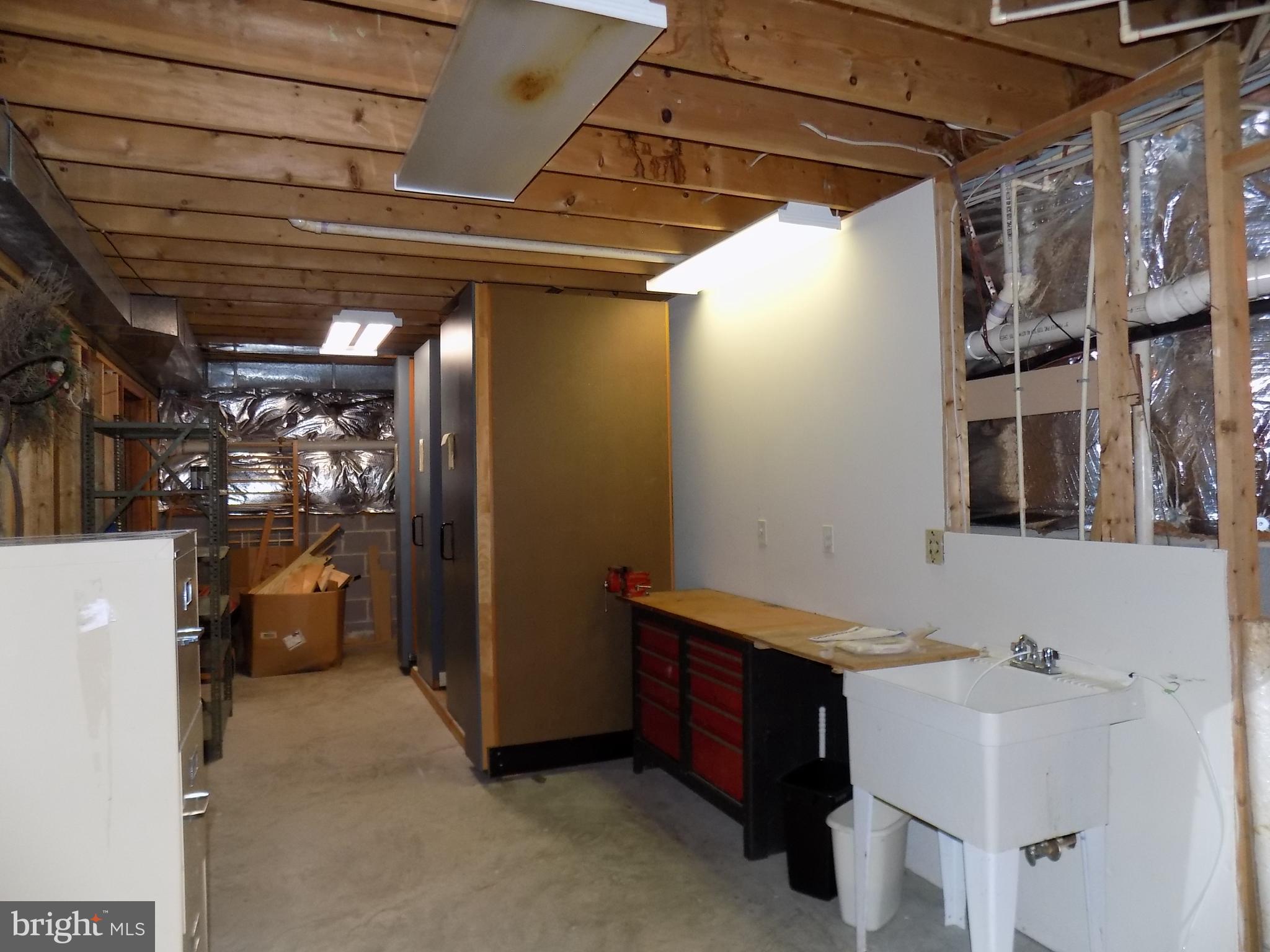 KENFIELD WOODS - Residential Lease