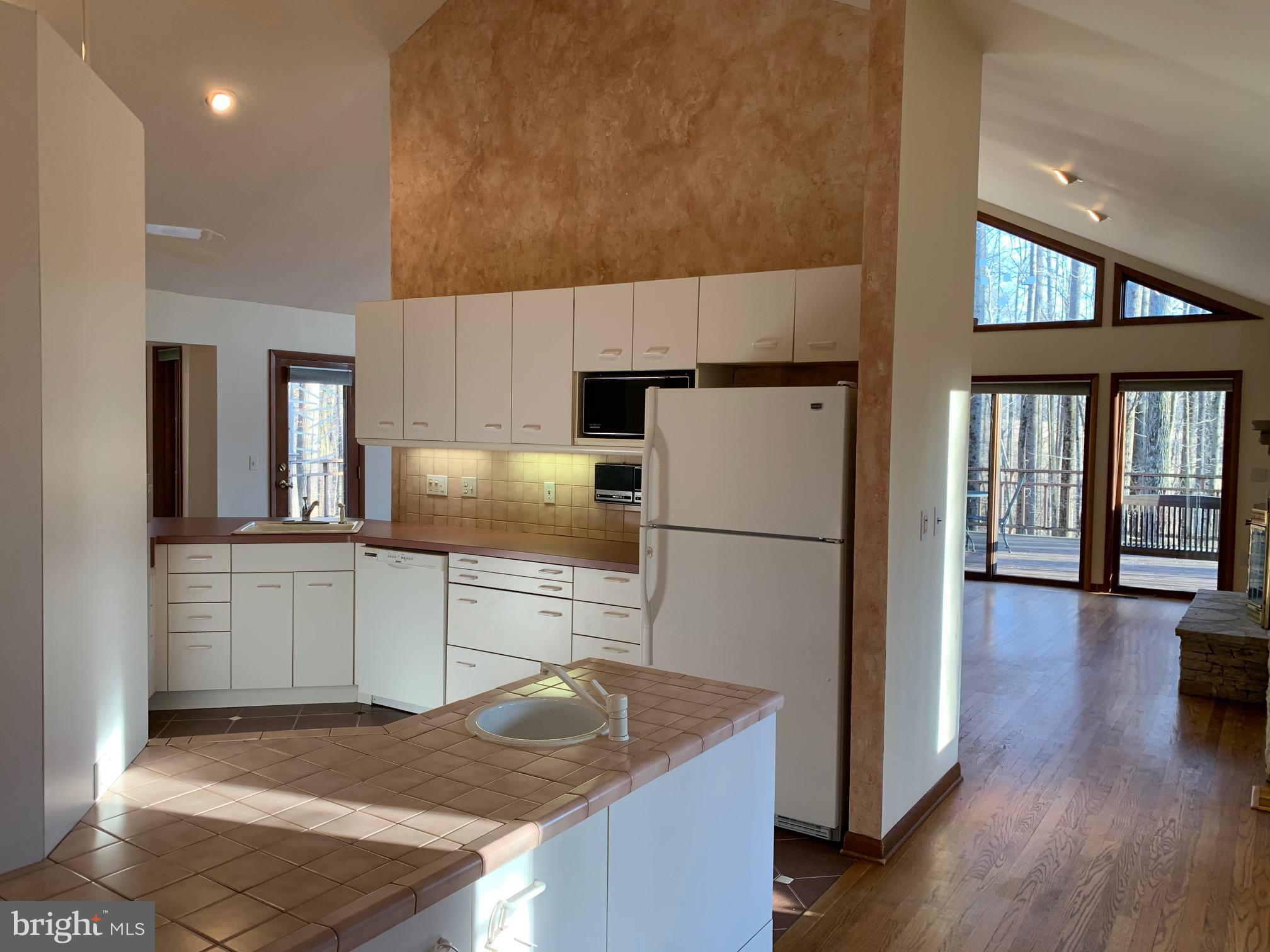 KENFIELD WOODS - Residential Lease