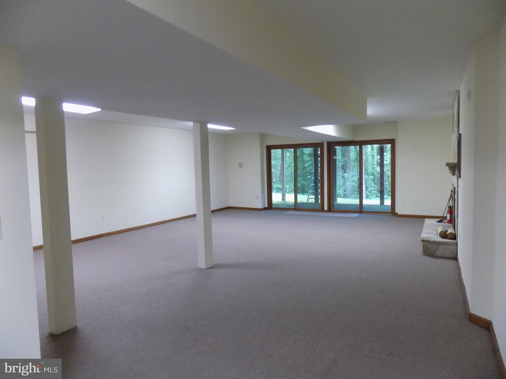 KENFIELD WOODS - Residential Lease