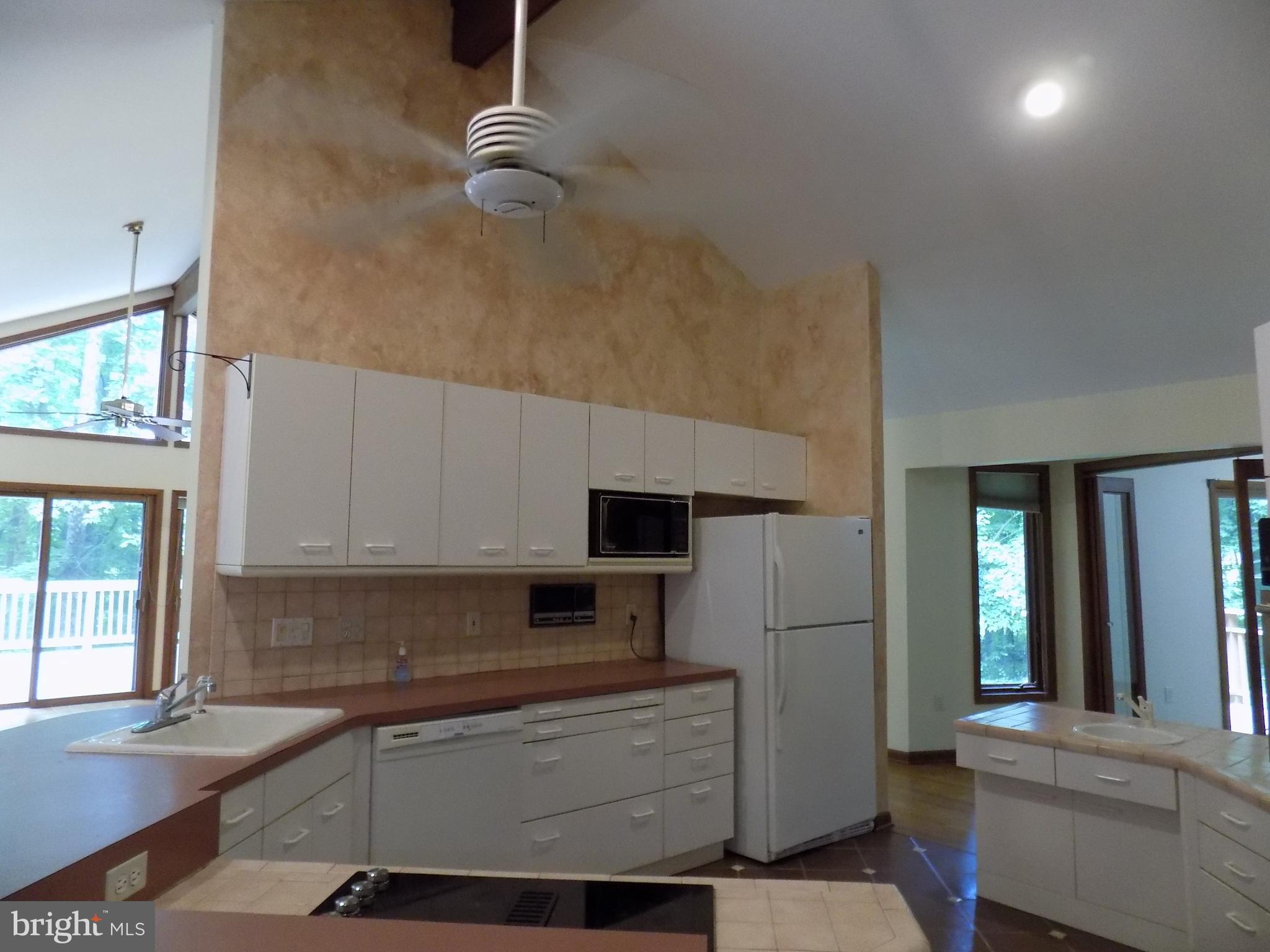 KENFIELD WOODS - Residential Lease