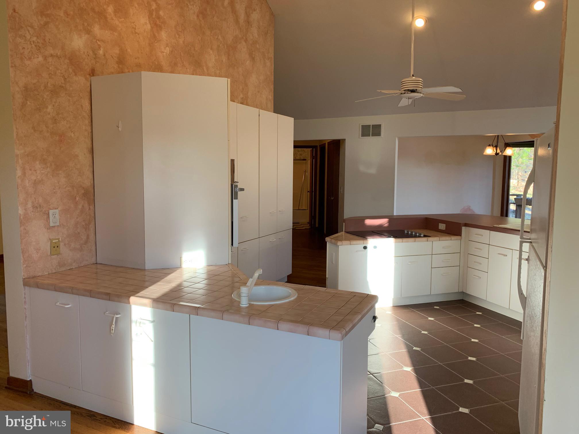 KENFIELD WOODS - Residential Lease