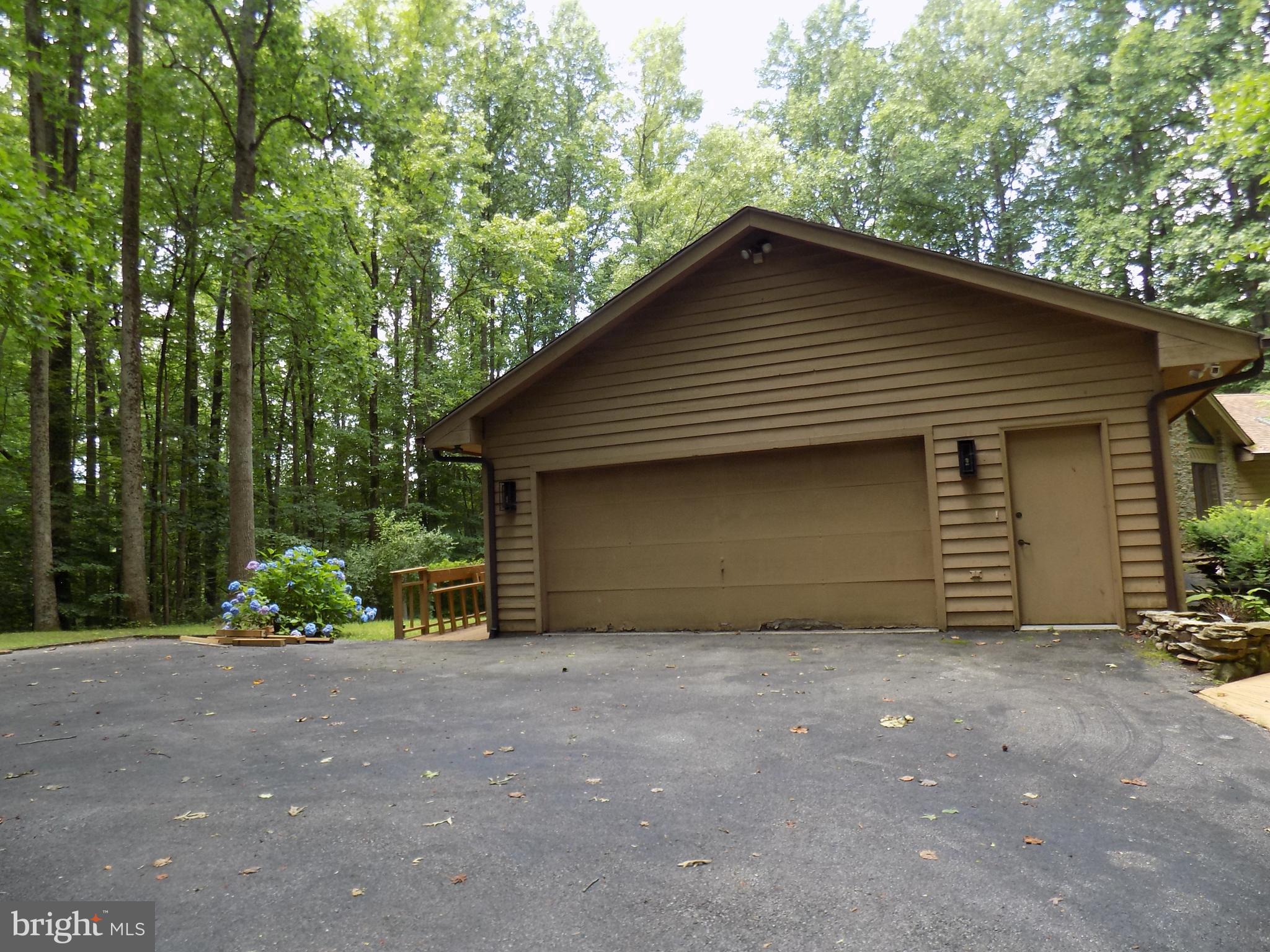 KENFIELD WOODS - Residential Lease