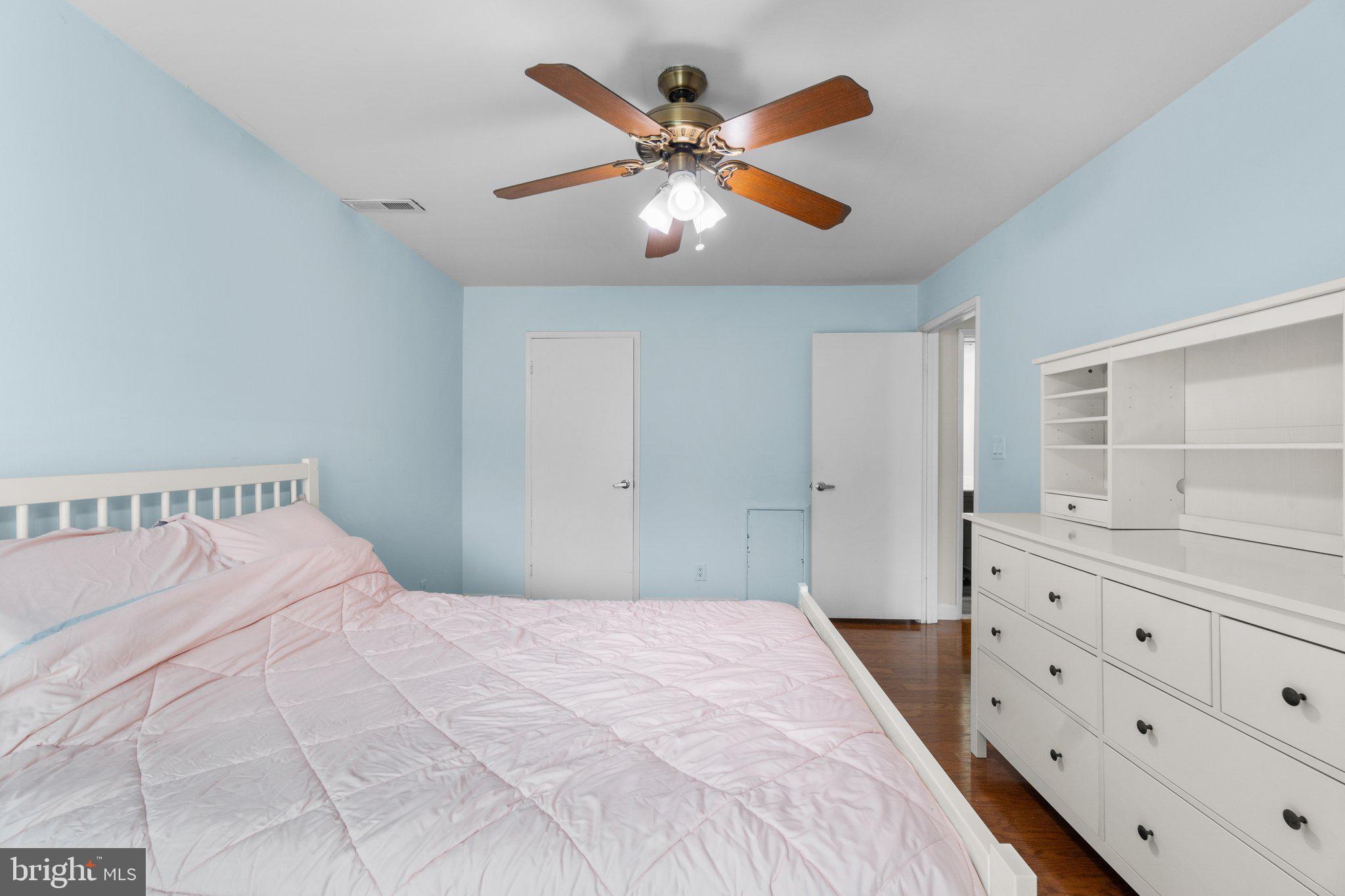 VILLAGE OF LONG REACH - Residential