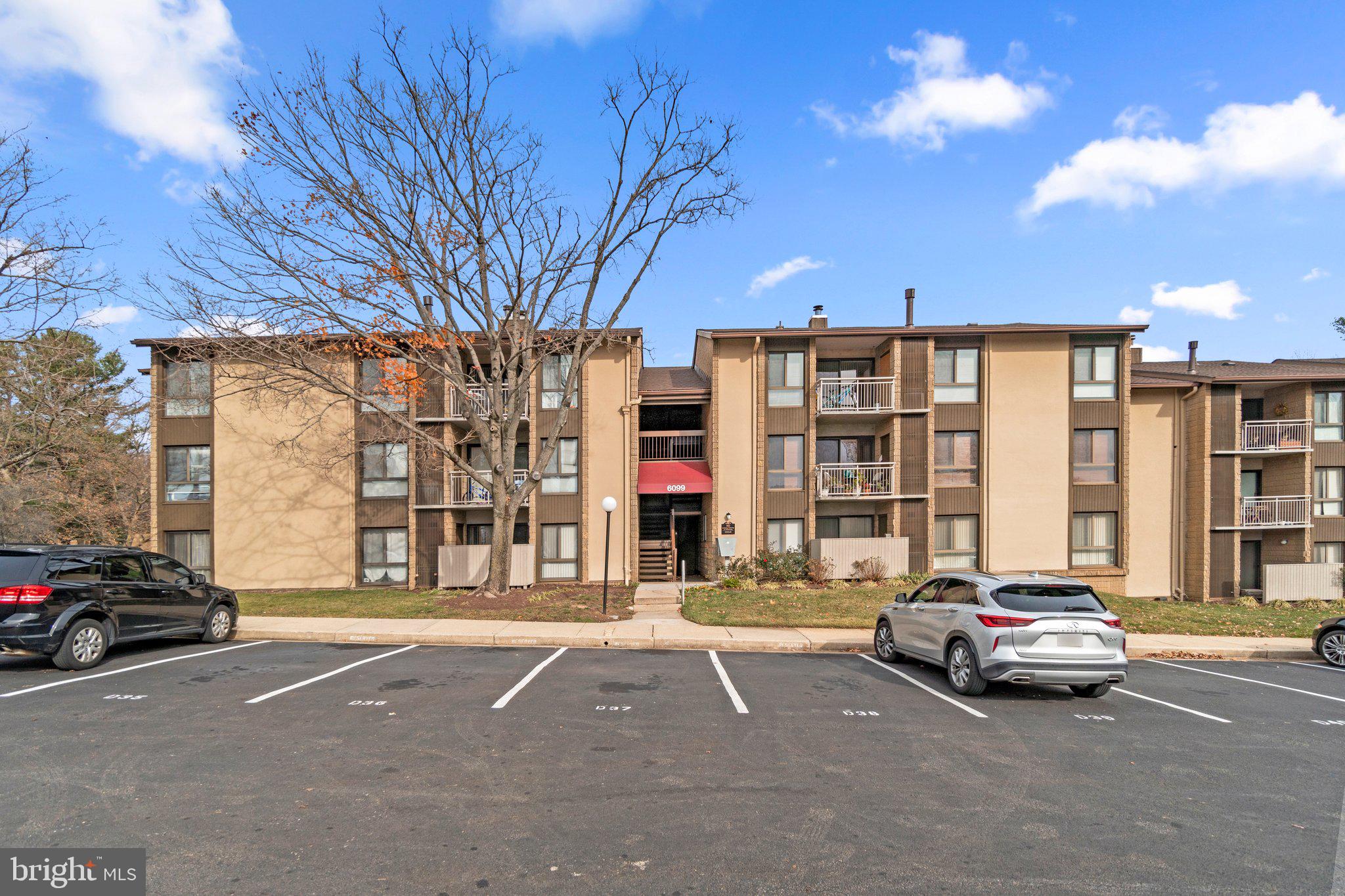 VILLAGE OF LONG REACH - Residential