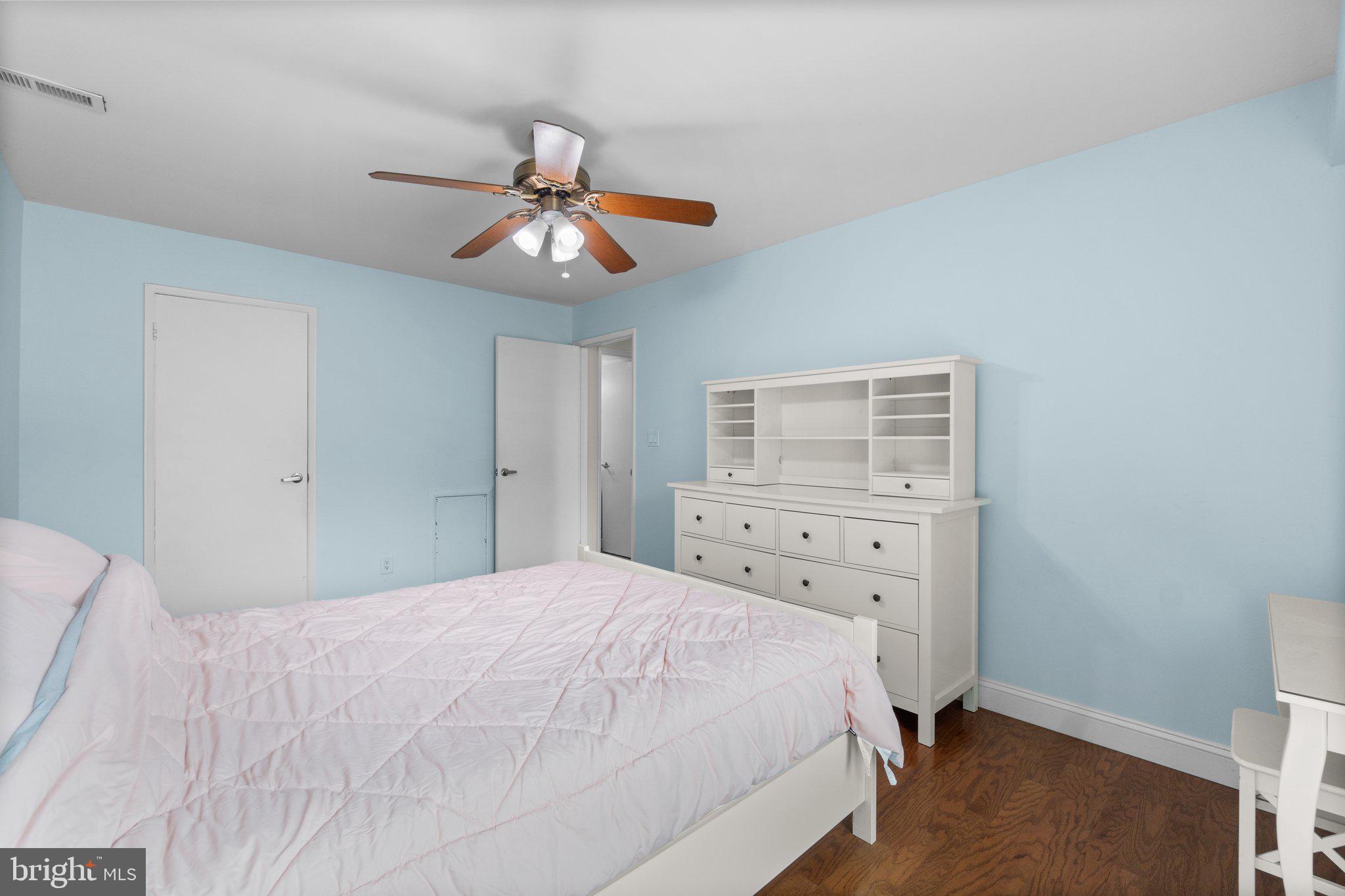 VILLAGE OF LONG REACH - Residential