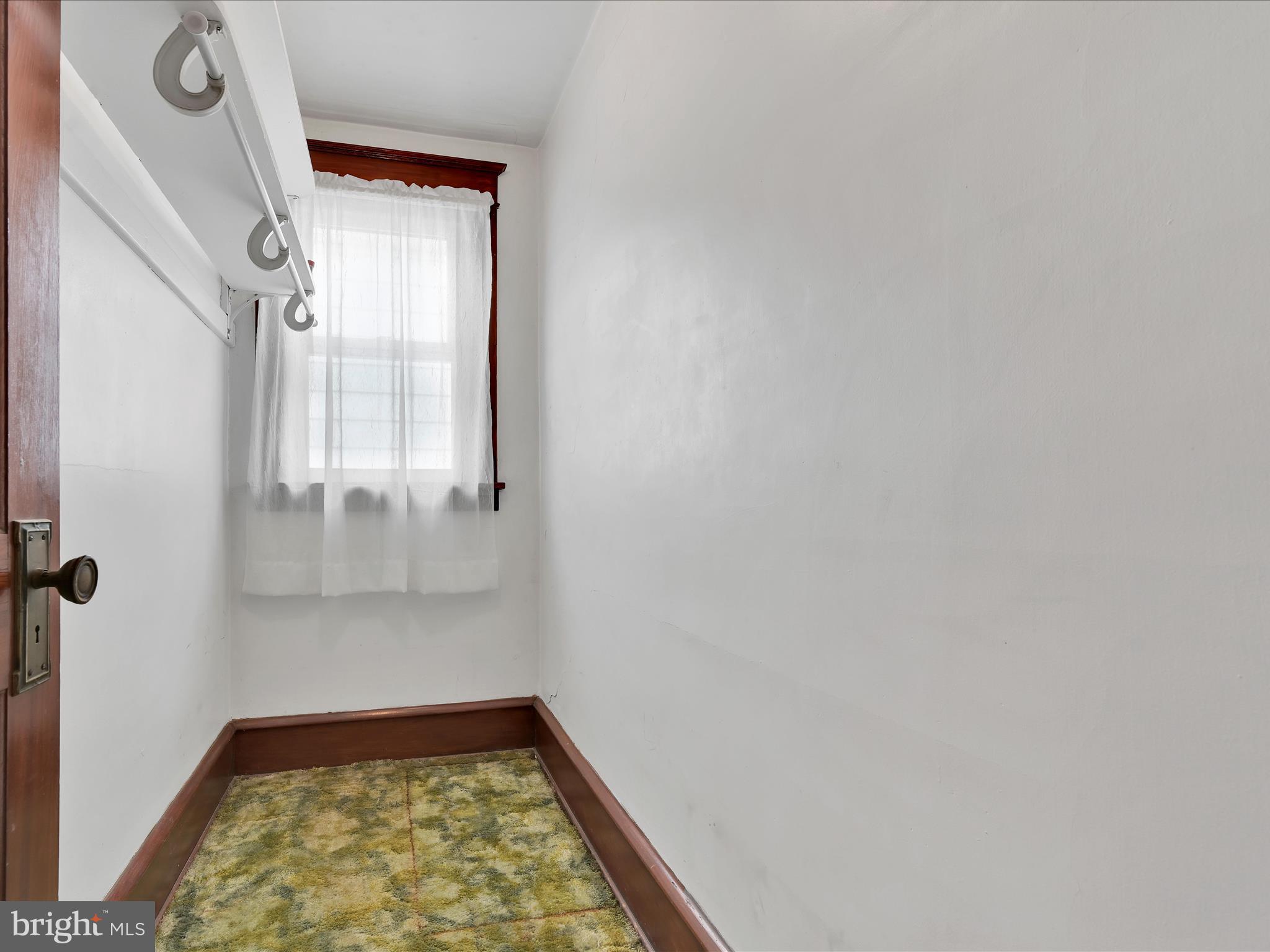 YORKVILLE - Residential