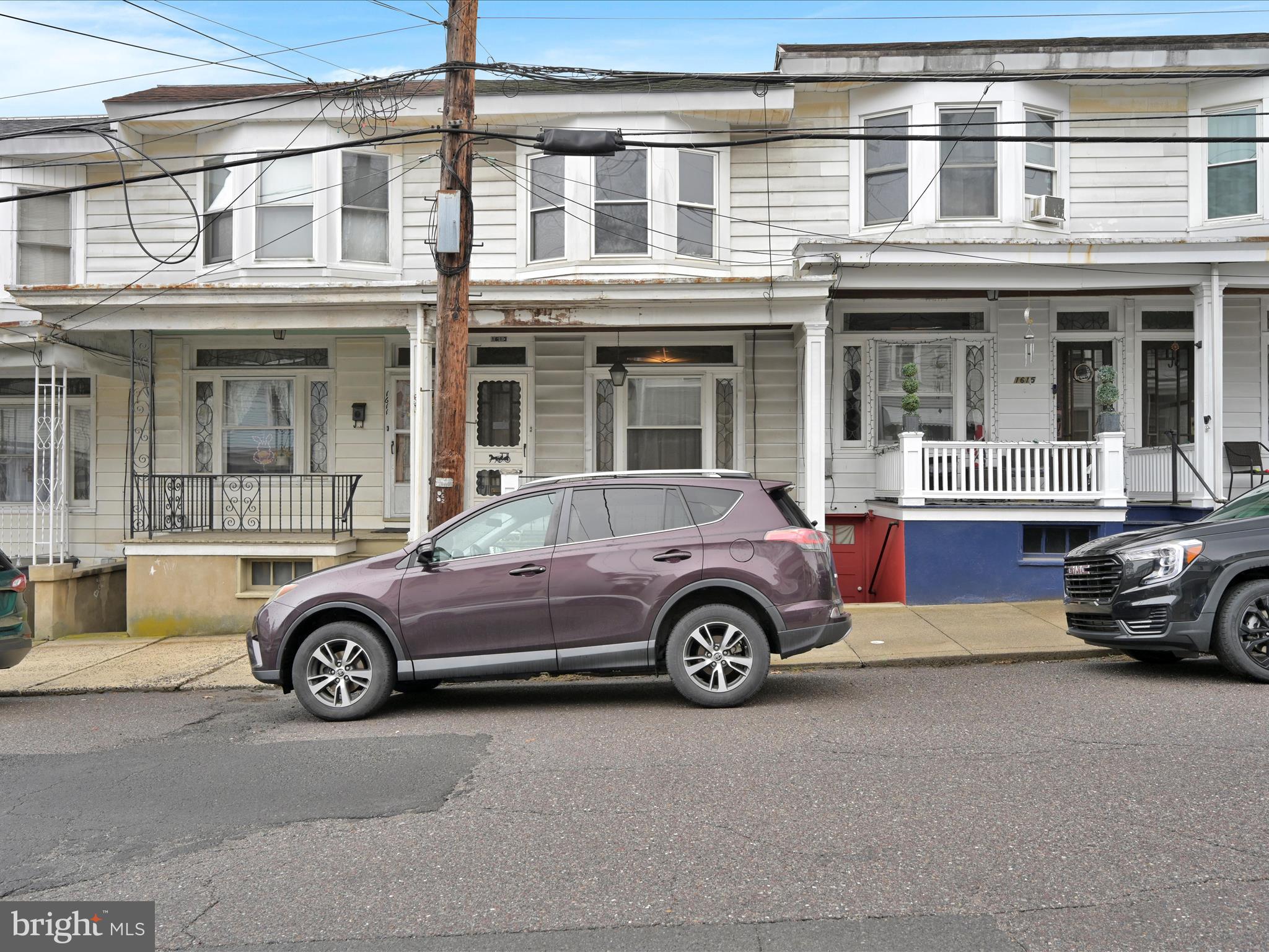 YORKVILLE - Residential