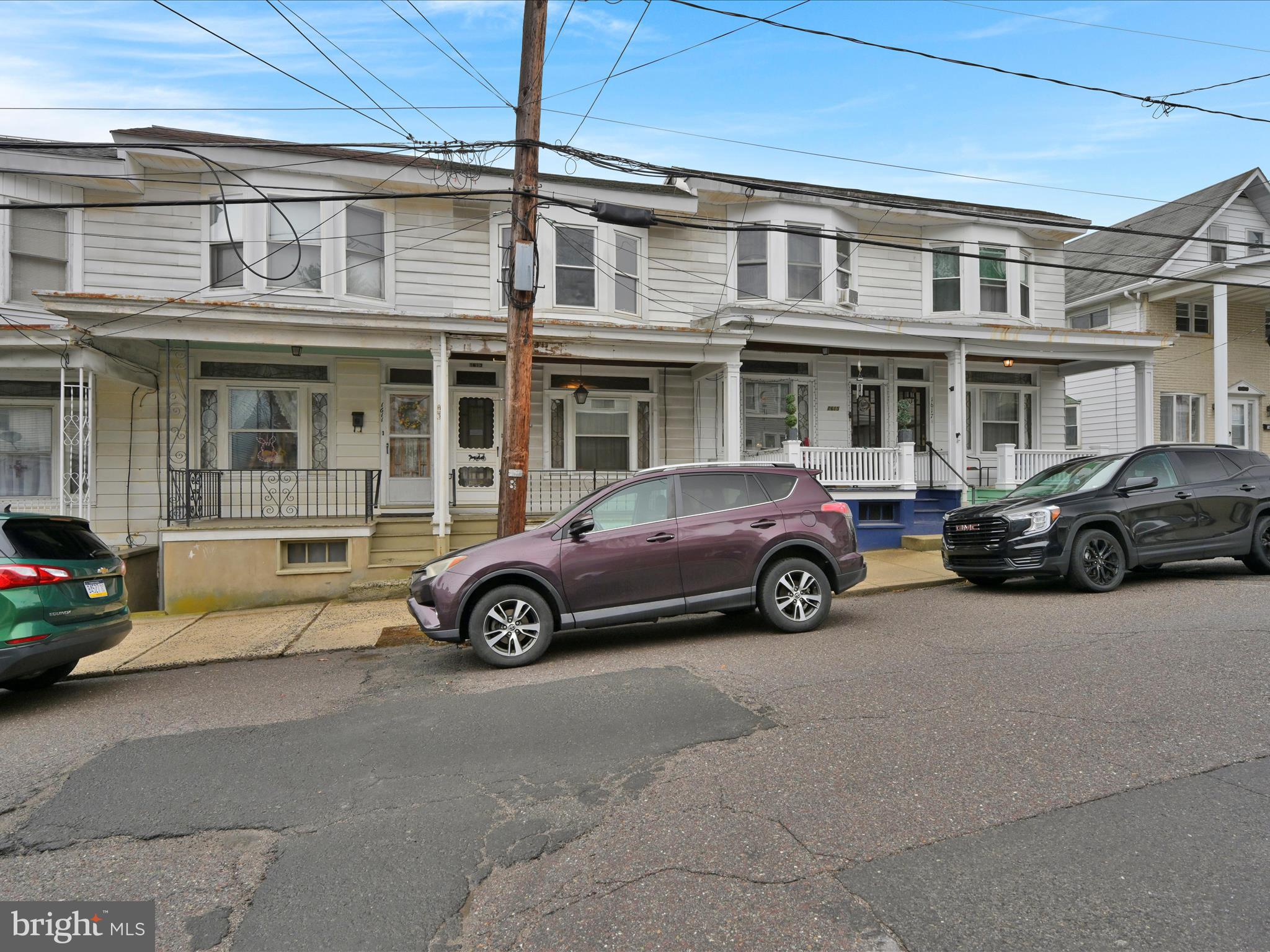 YORKVILLE - Residential