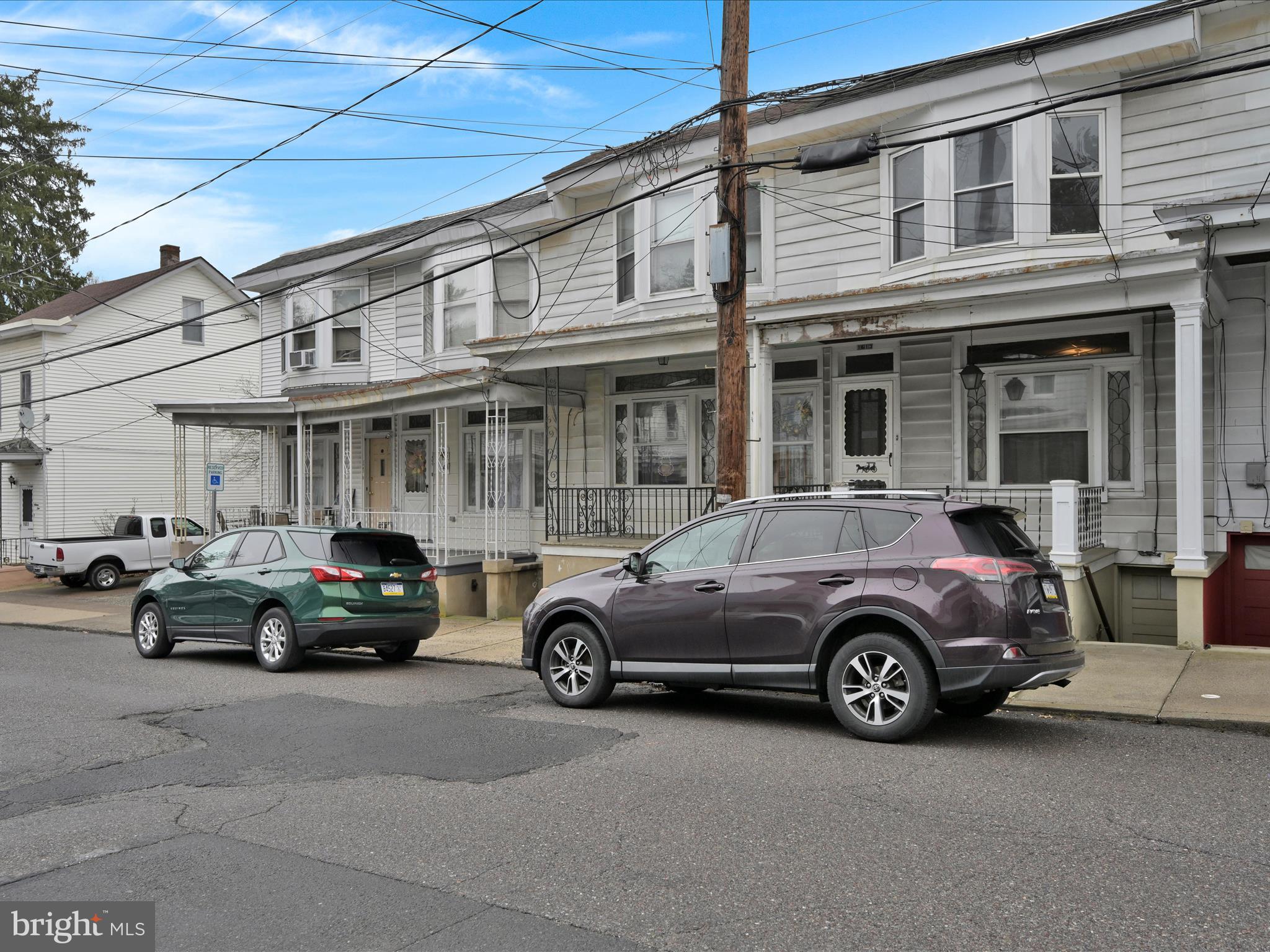 YORKVILLE - Residential