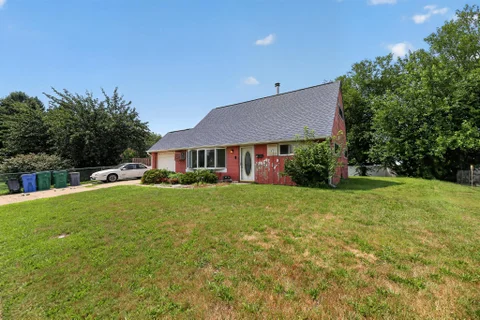 MLS: PABU2126856