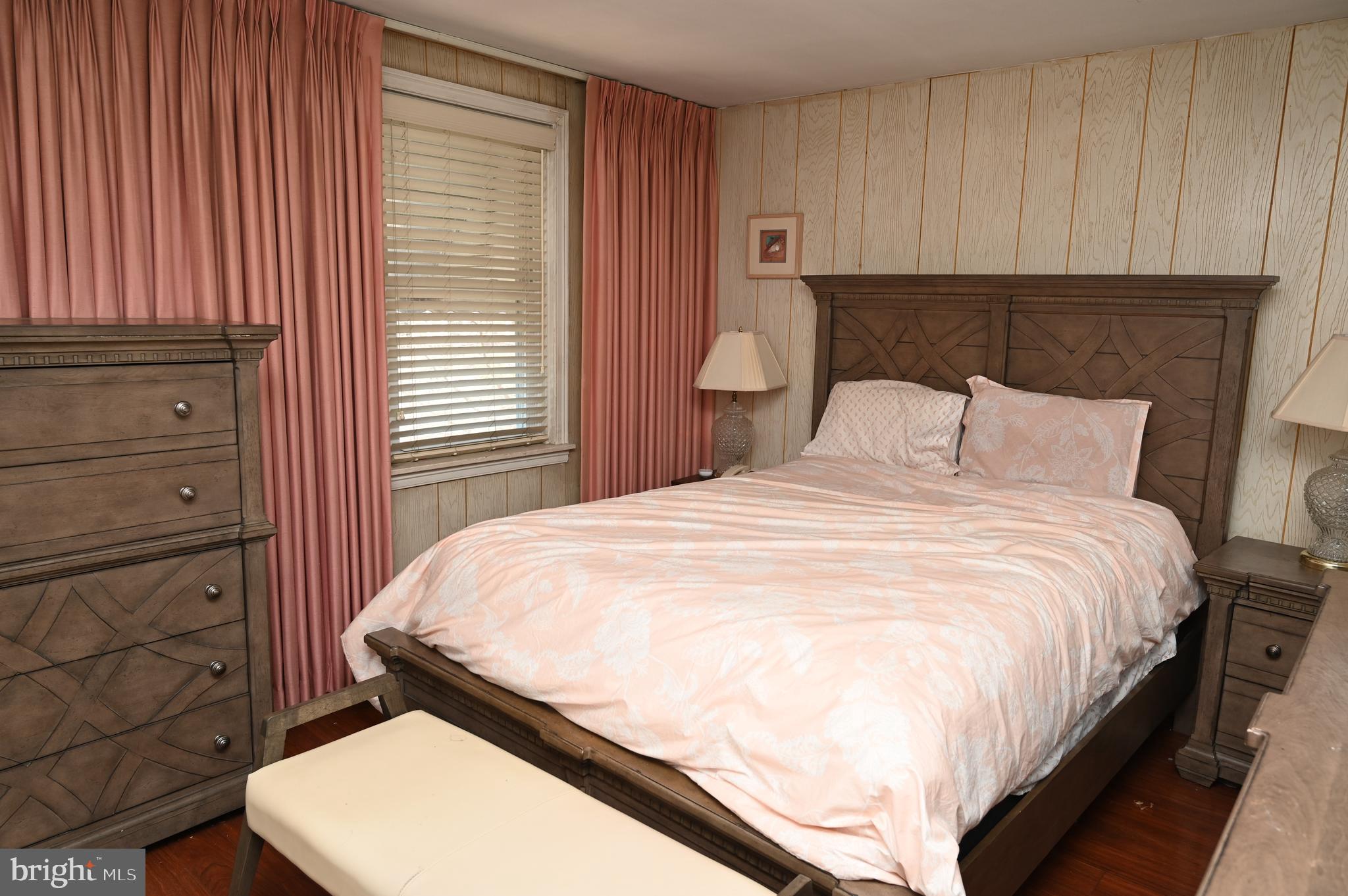 WEST OAK LANE - Residential