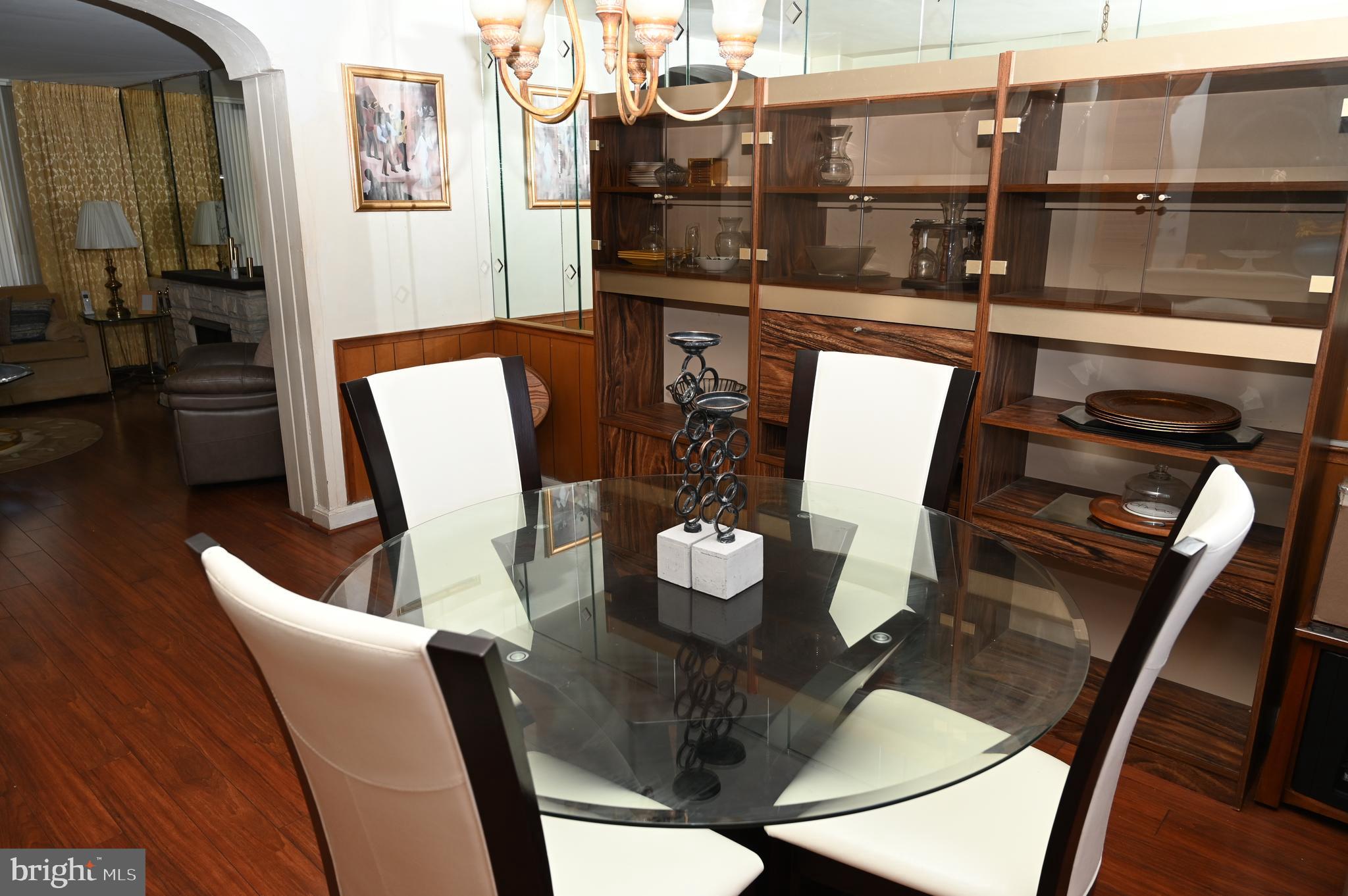 1536 E PASTORIUS STREET