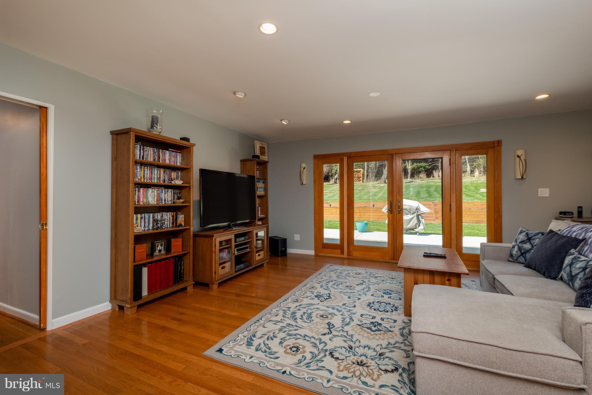 COLESVILLE OUTSIDE - Residential