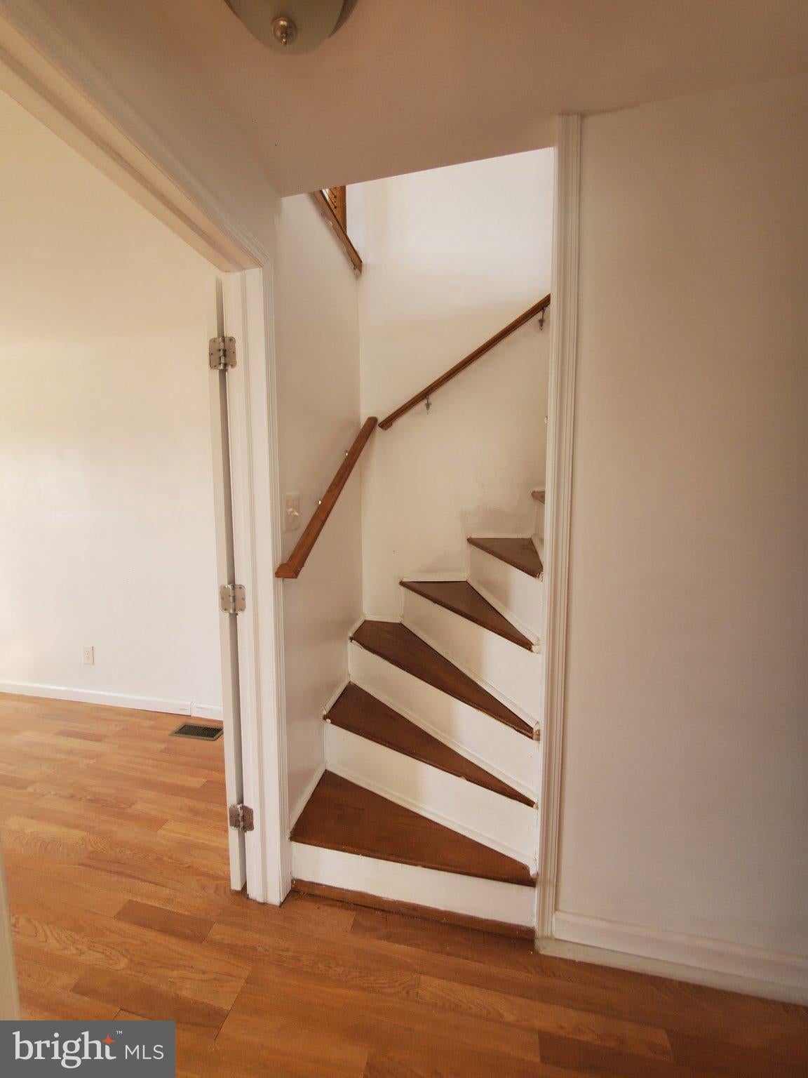 1209 LEIPER STREET