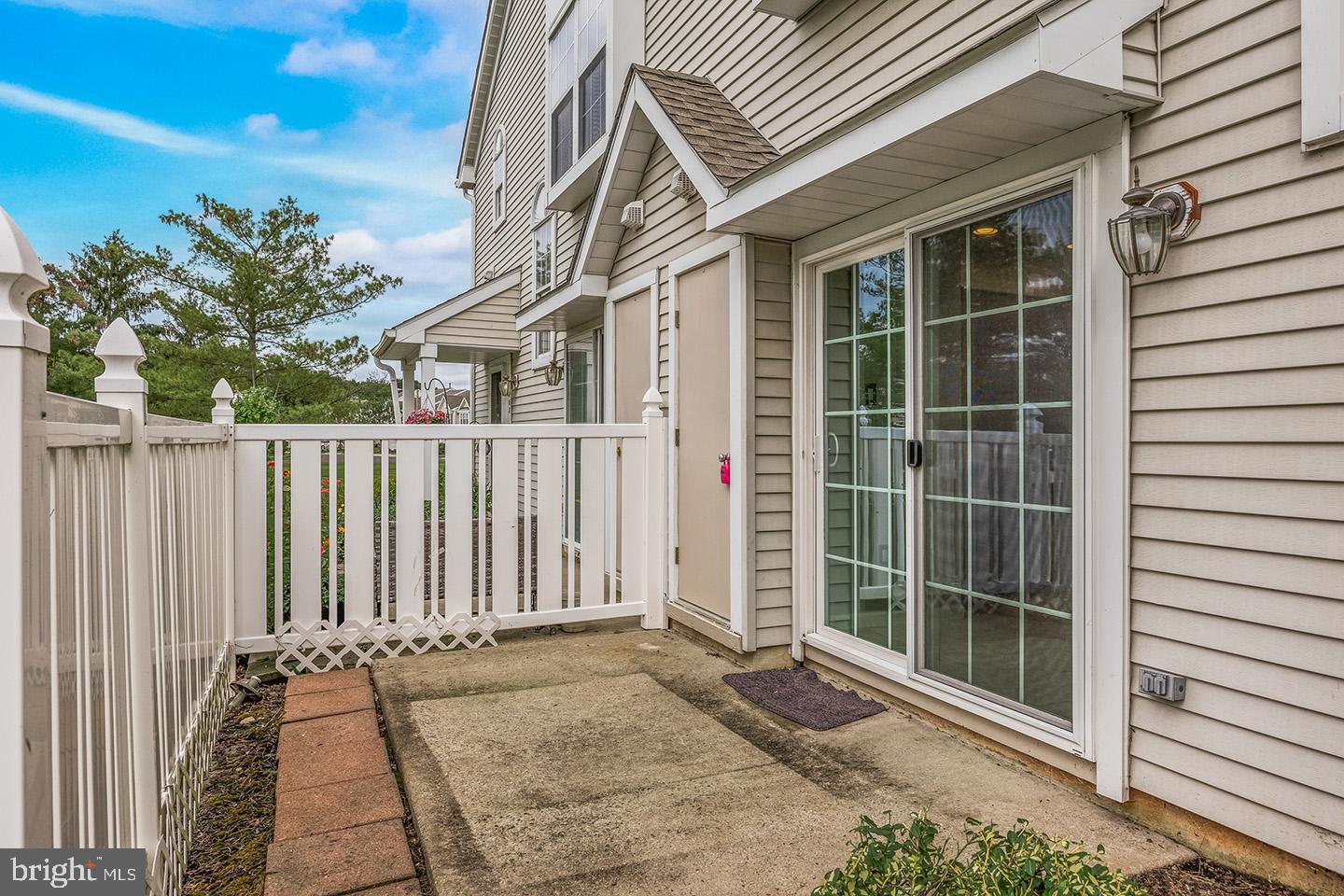 501 OLIPHANT LANE