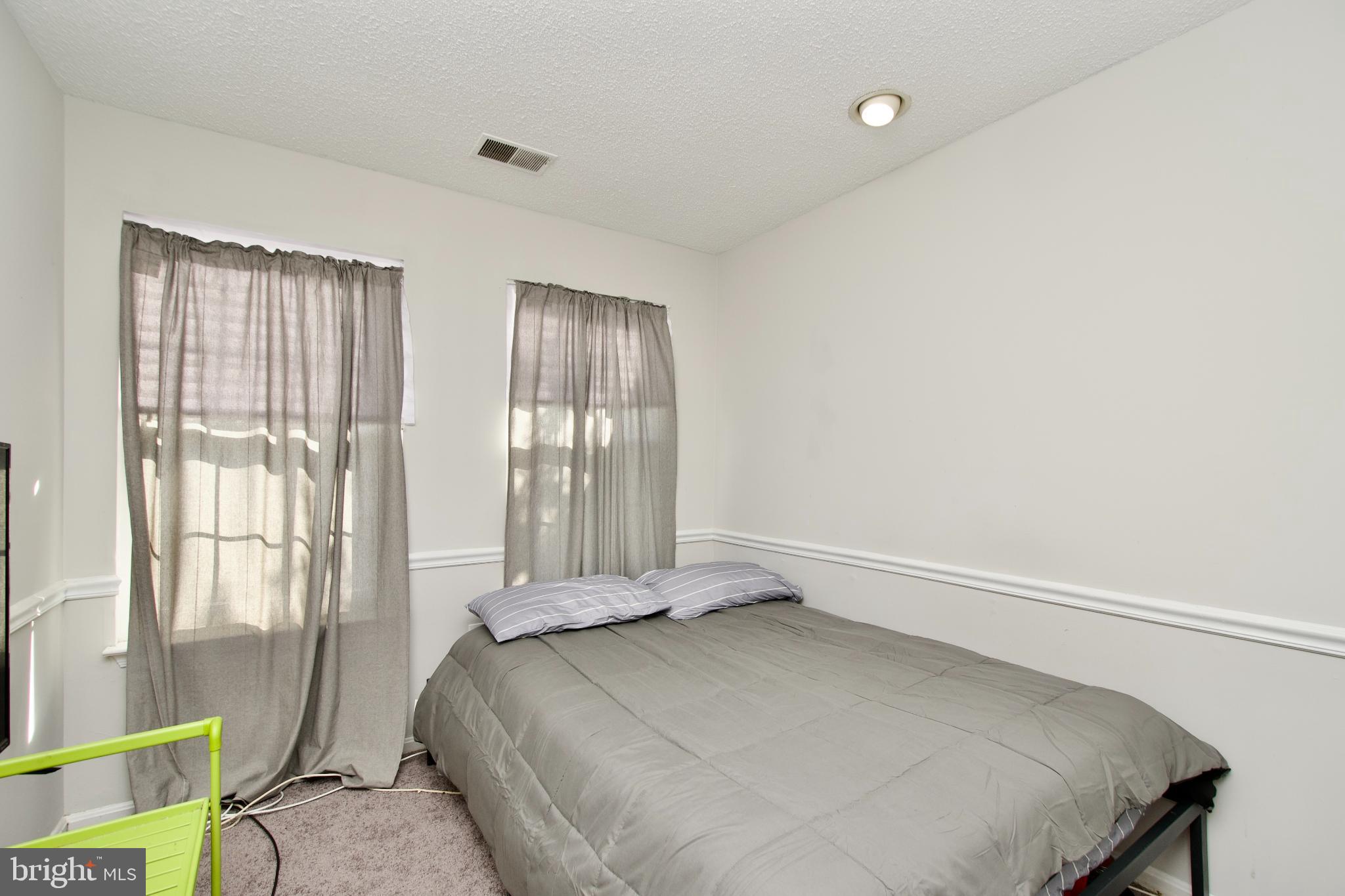 VALLEY STREAM ESTATES - Residential