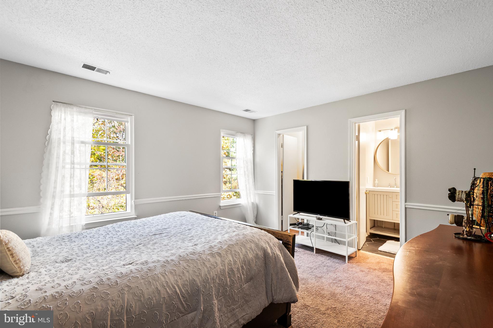 VALLEY STREAM ESTATES - Residential