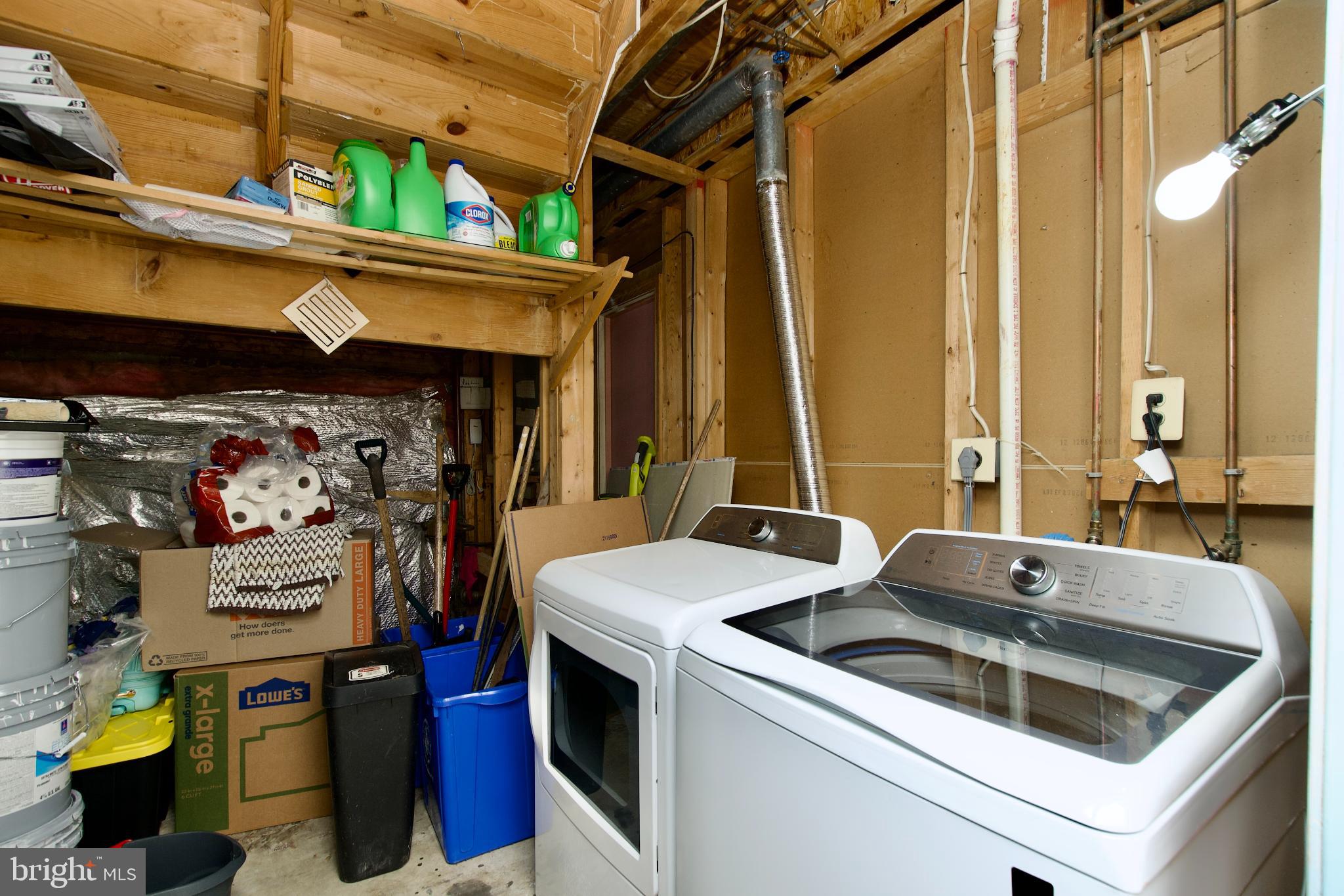 VALLEY STREAM ESTATES - Residential