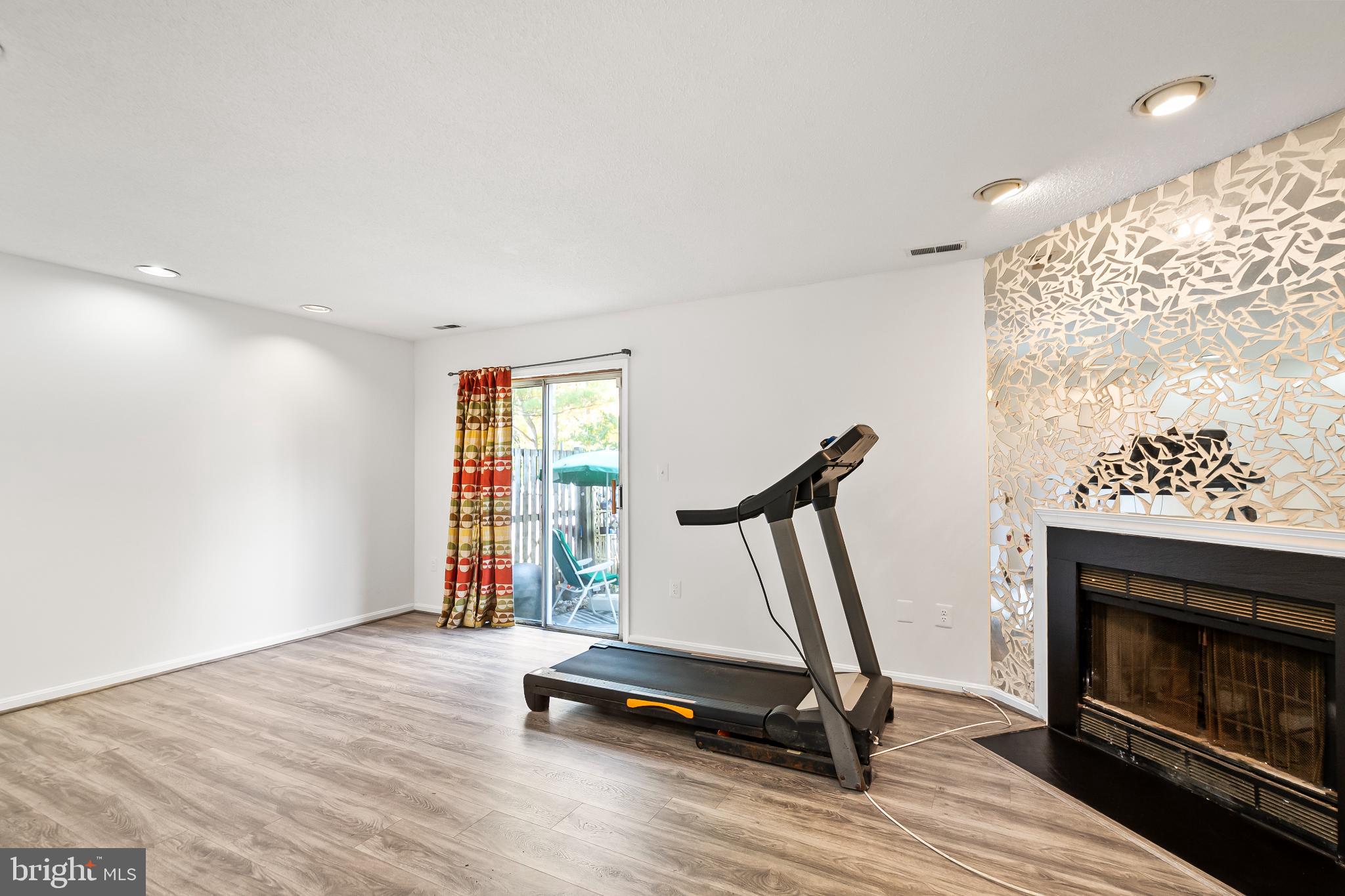 VALLEY STREAM ESTATES - Residential