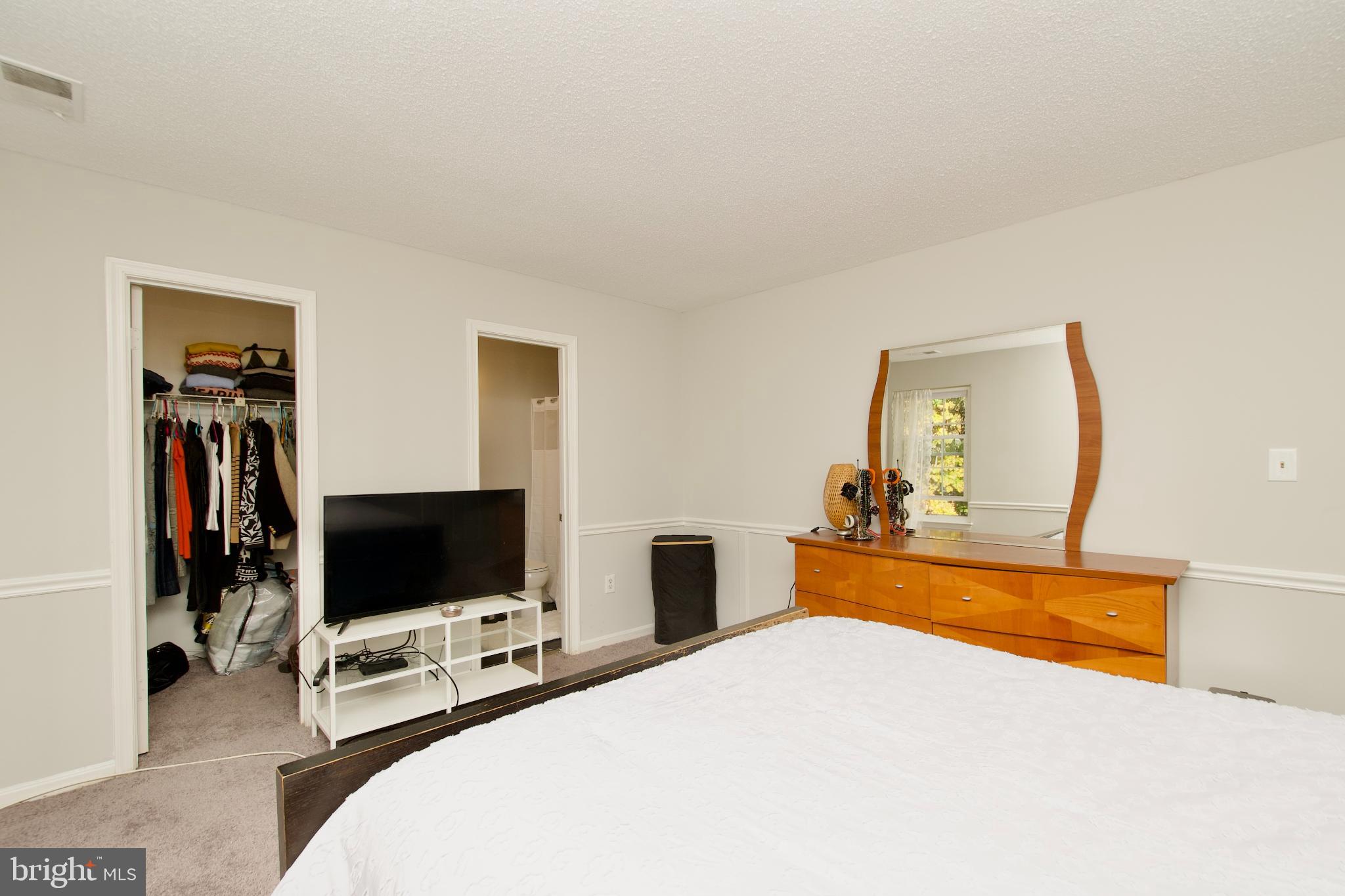 VALLEY STREAM ESTATES - Residential