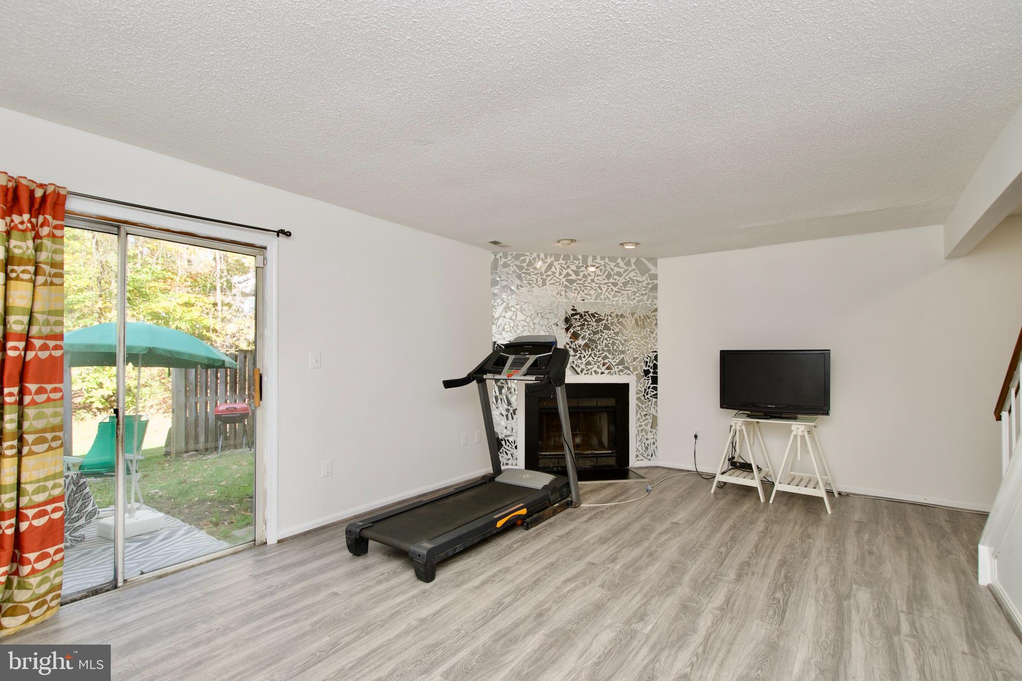 VALLEY STREAM ESTATES - Residential