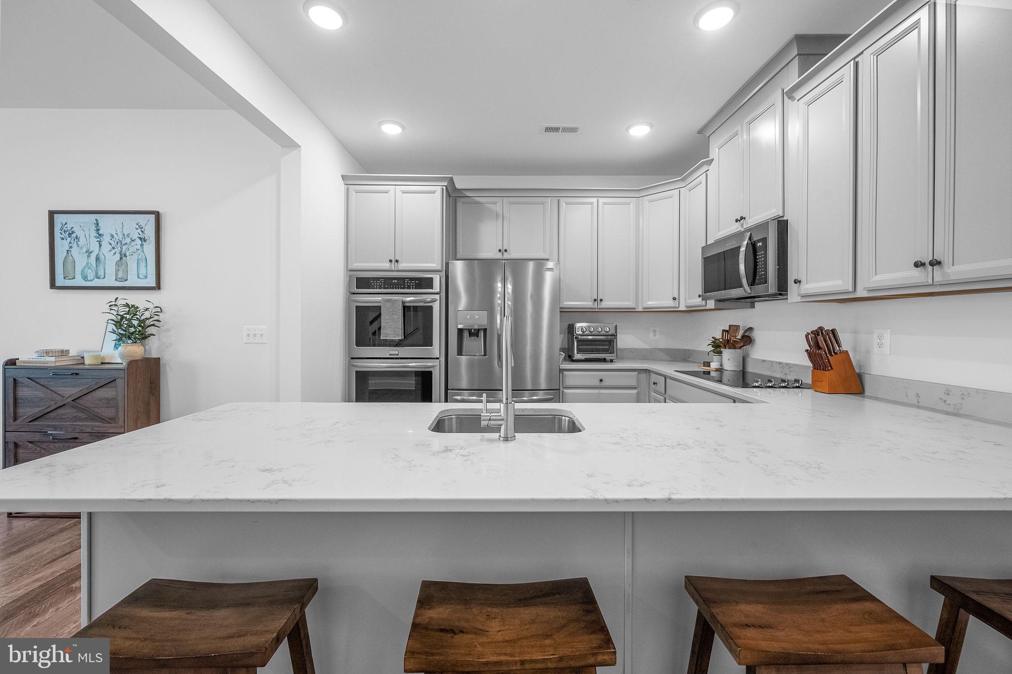 HEATHCOTE COMMONS CONDOMINIUMS - Residential