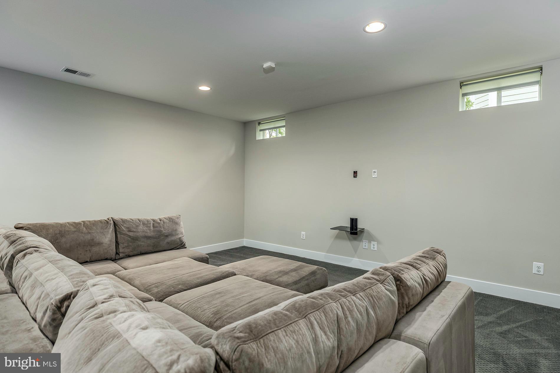 WEST VIENNA WOODS - Residential