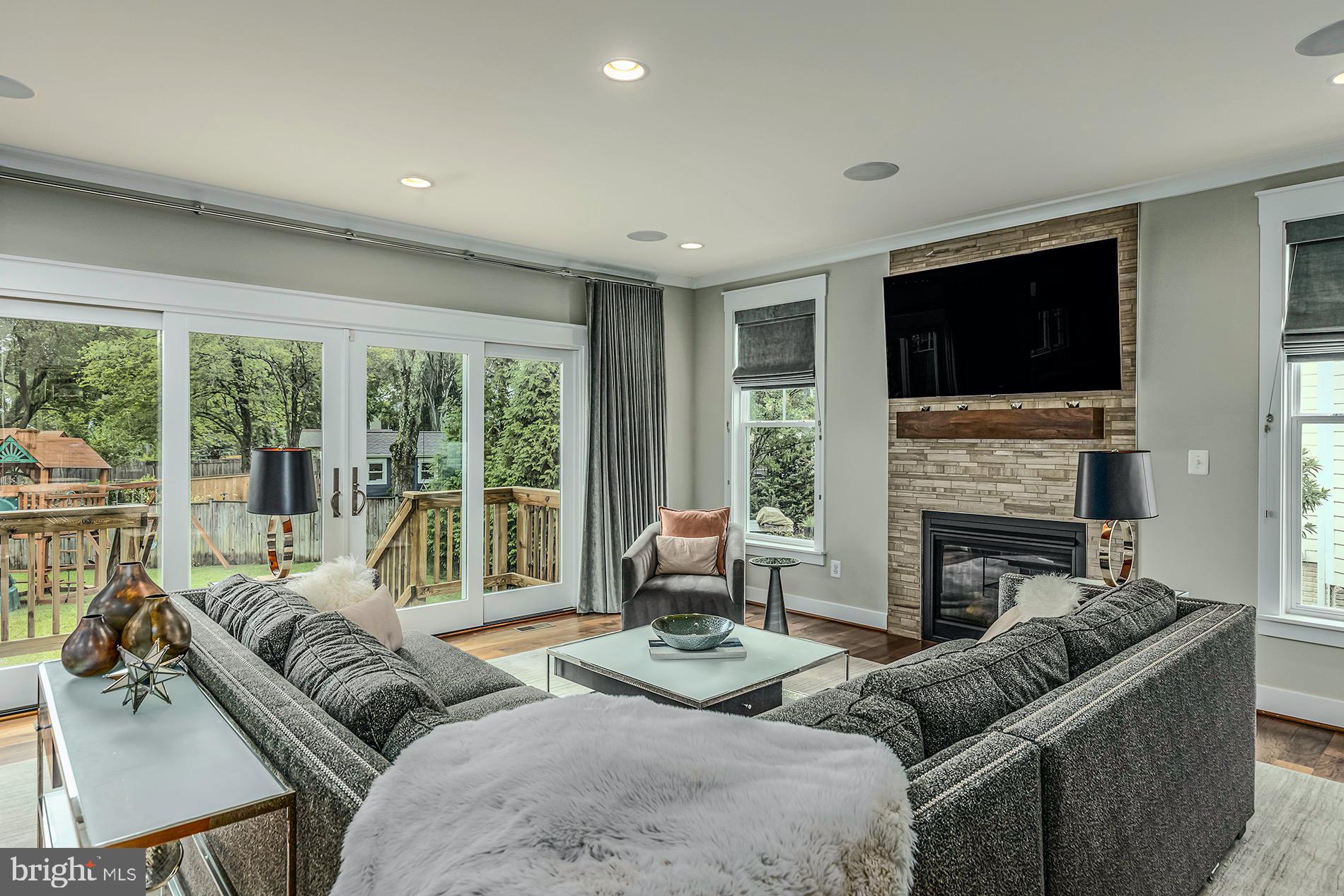 WEST VIENNA WOODS - Residential