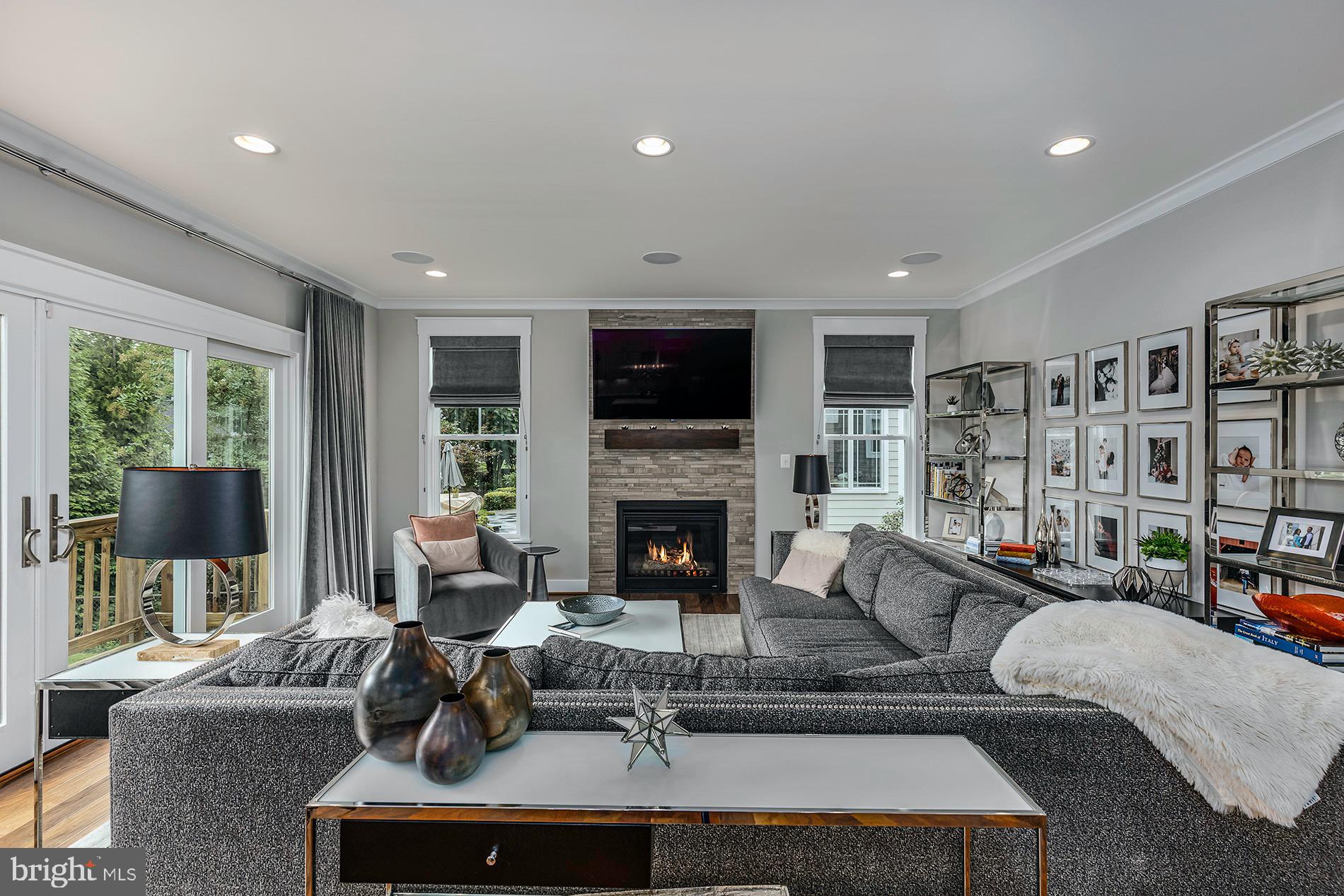 WEST VIENNA WOODS - Residential