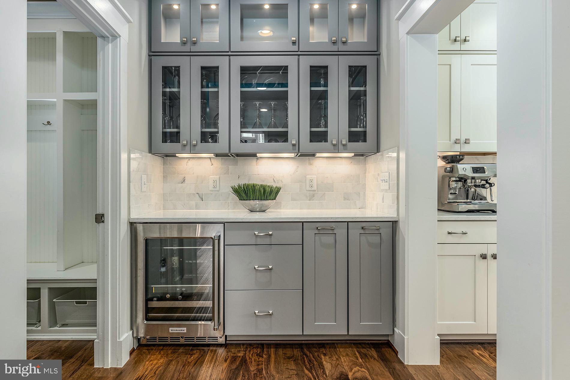 WEST VIENNA WOODS - Residential