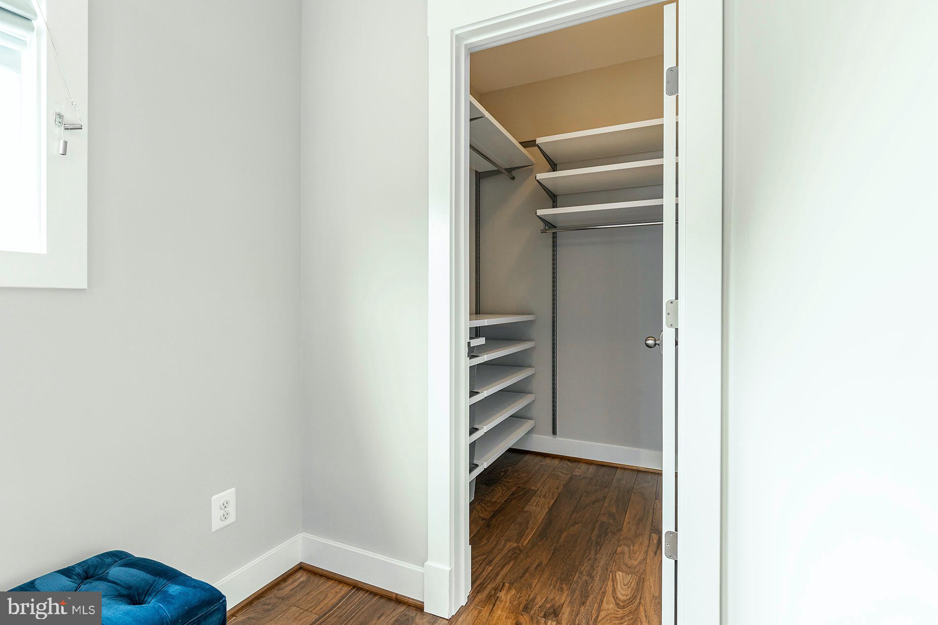 WEST VIENNA WOODS - Residential