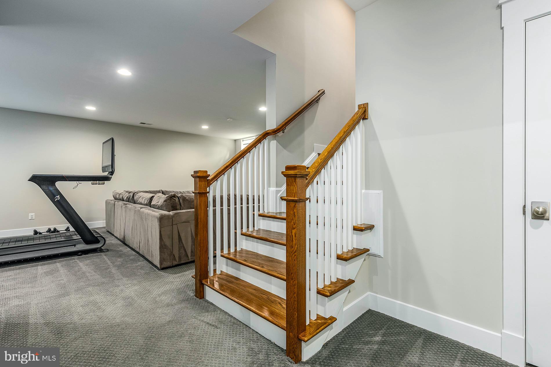 WEST VIENNA WOODS - Residential