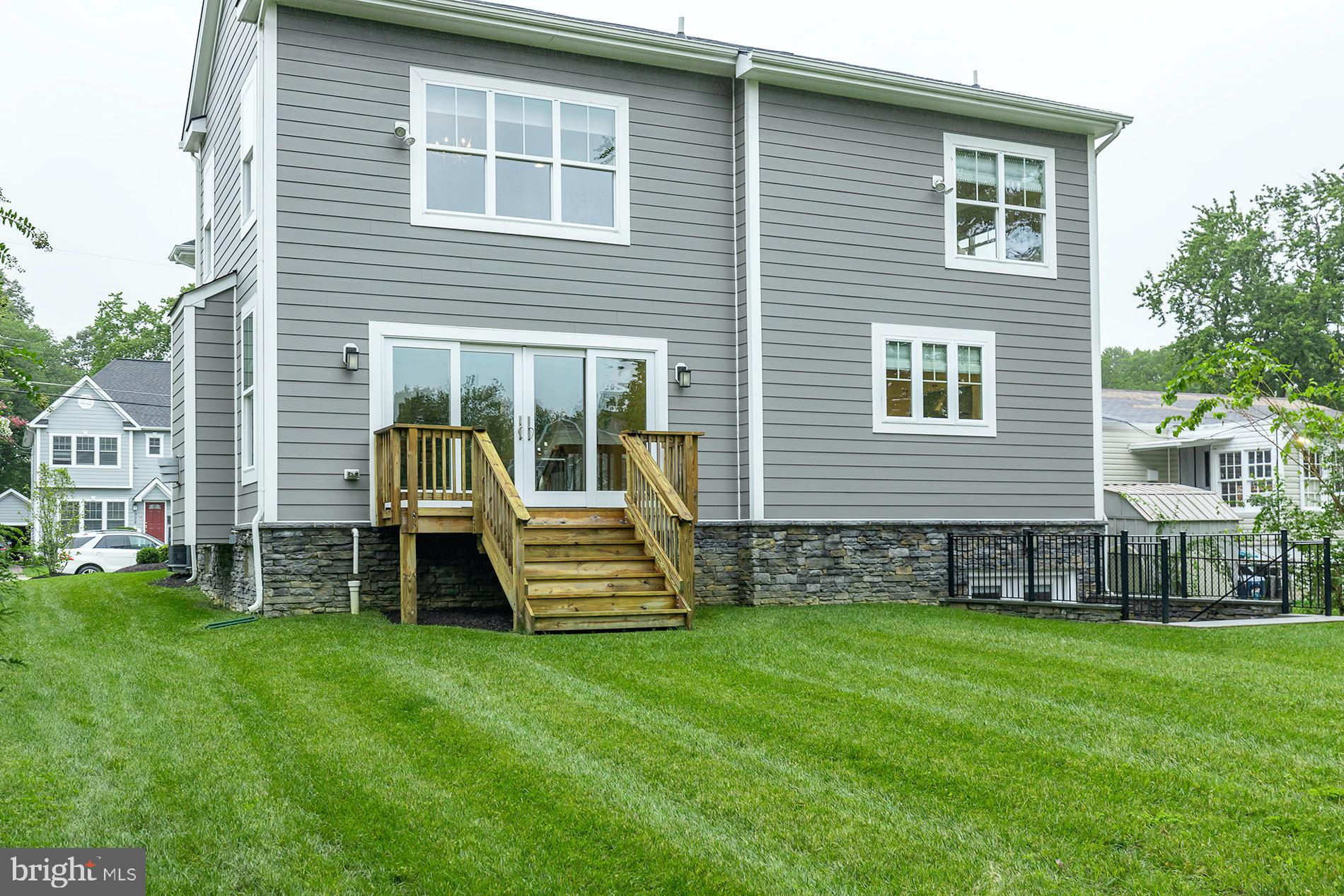 WEST VIENNA WOODS - Residential