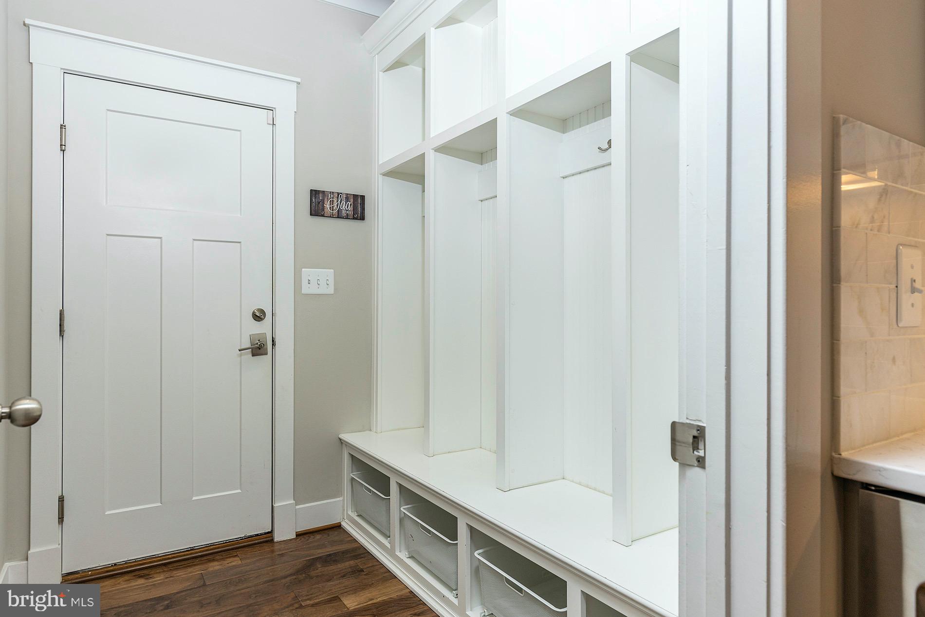 WEST VIENNA WOODS - Residential