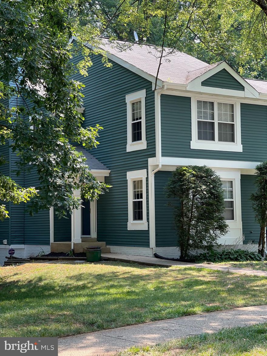 Welcome to this beautiful and spacious end unit townhouse nestled in a quiet Court surrounded by single family homes.  This 3 level home in the Montclair community features wood floors on the main level, carpet in the lower and top level. You will not be disappointed with the large living room / dining room space. The kitchen has lots of room for a table.  Grab your coffee and sit outside on the balcony to enjoy your morning. The basement has a full bath, a room and a family room with fireplace. The sliding glass door leads you to the back yard ready for your touch.  A must see!
Buyer is advised to obtain an independent measurement.