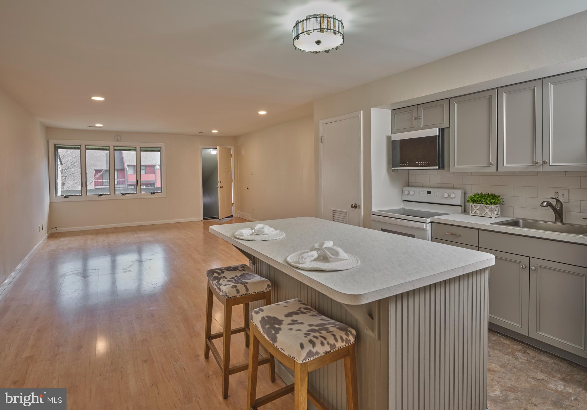 VILLAGE II - Residential Lease