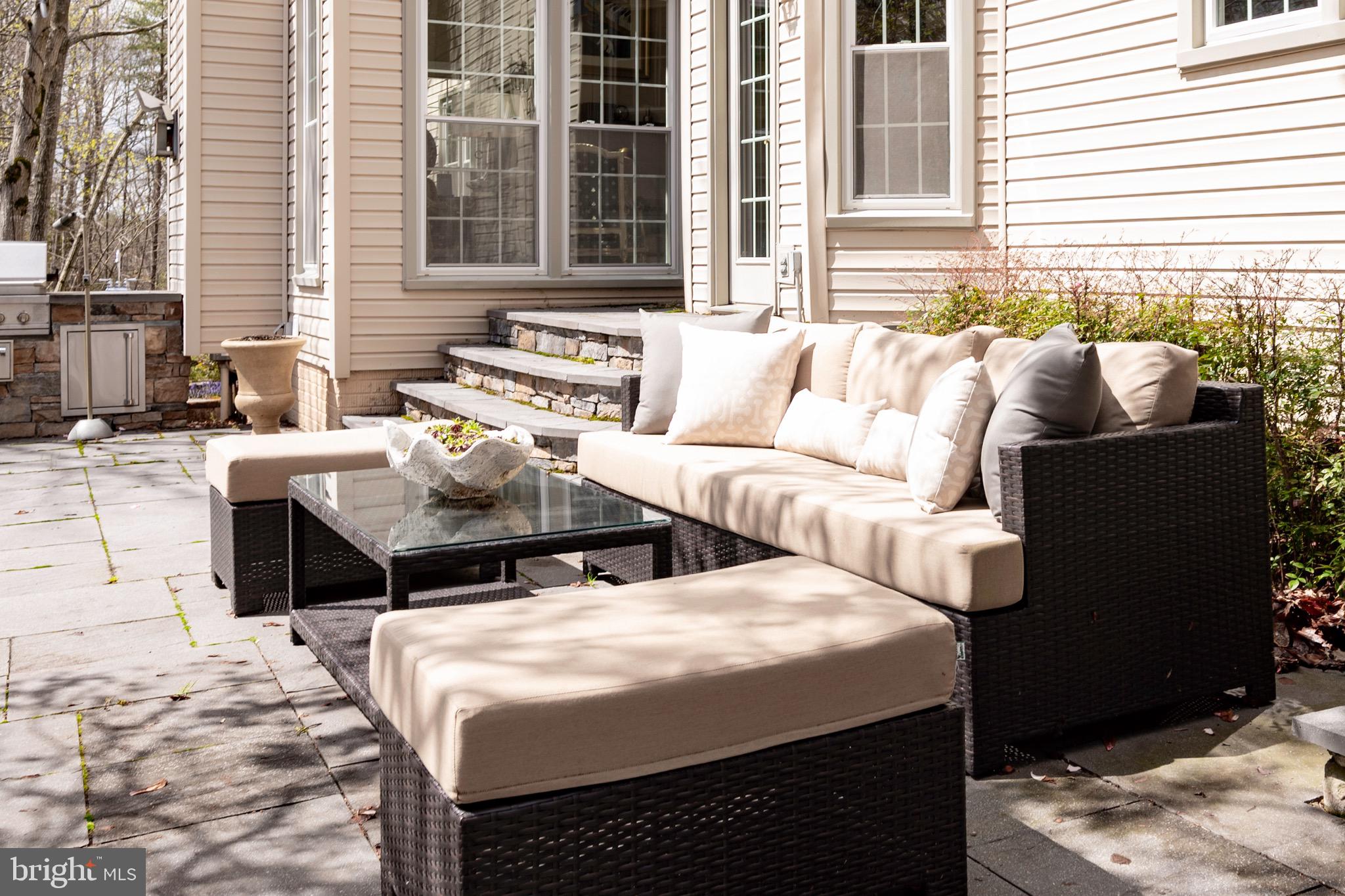 BARRINGTON OAKS - Residential Lease