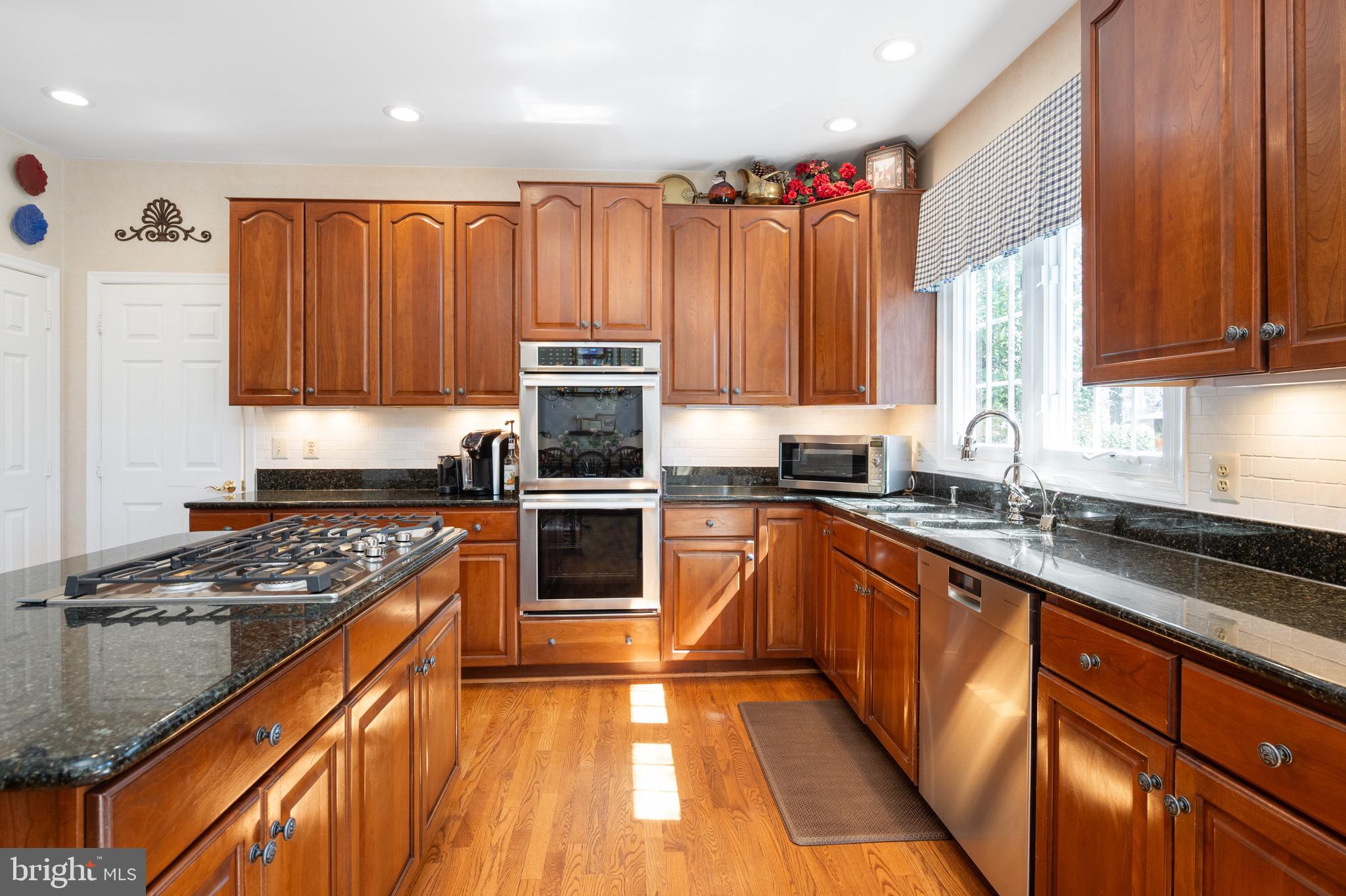 BARRINGTON OAKS - Residential Lease