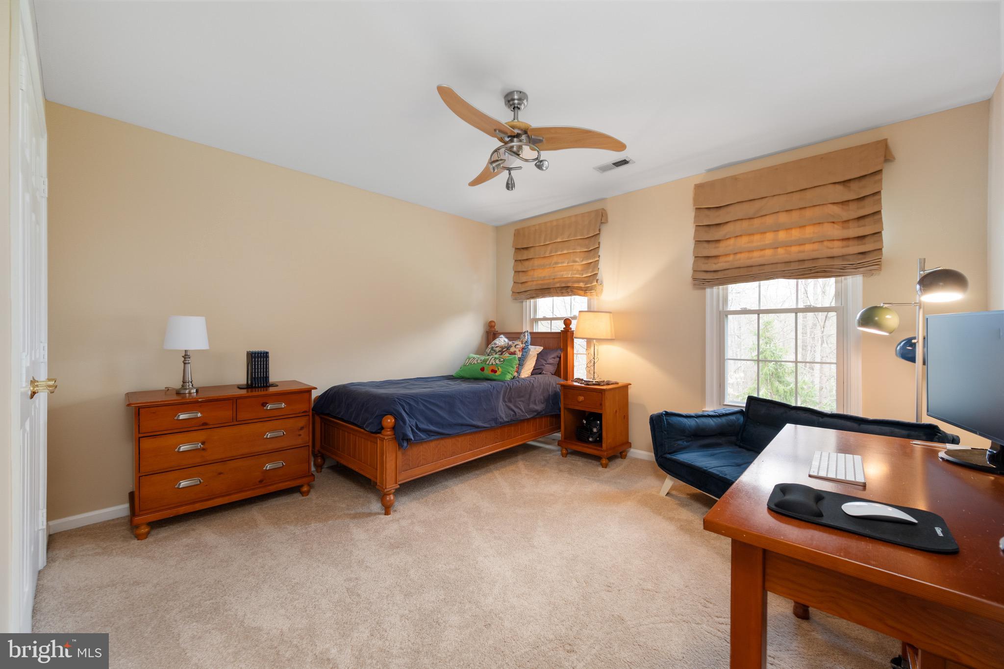 BARRINGTON OAKS - Residential Lease