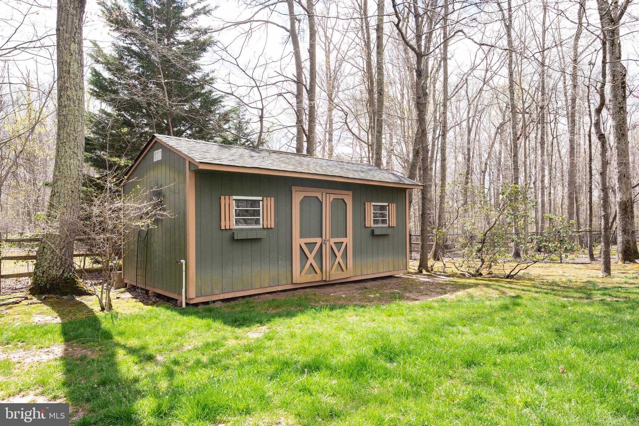 BARRINGTON OAKS - Residential Lease