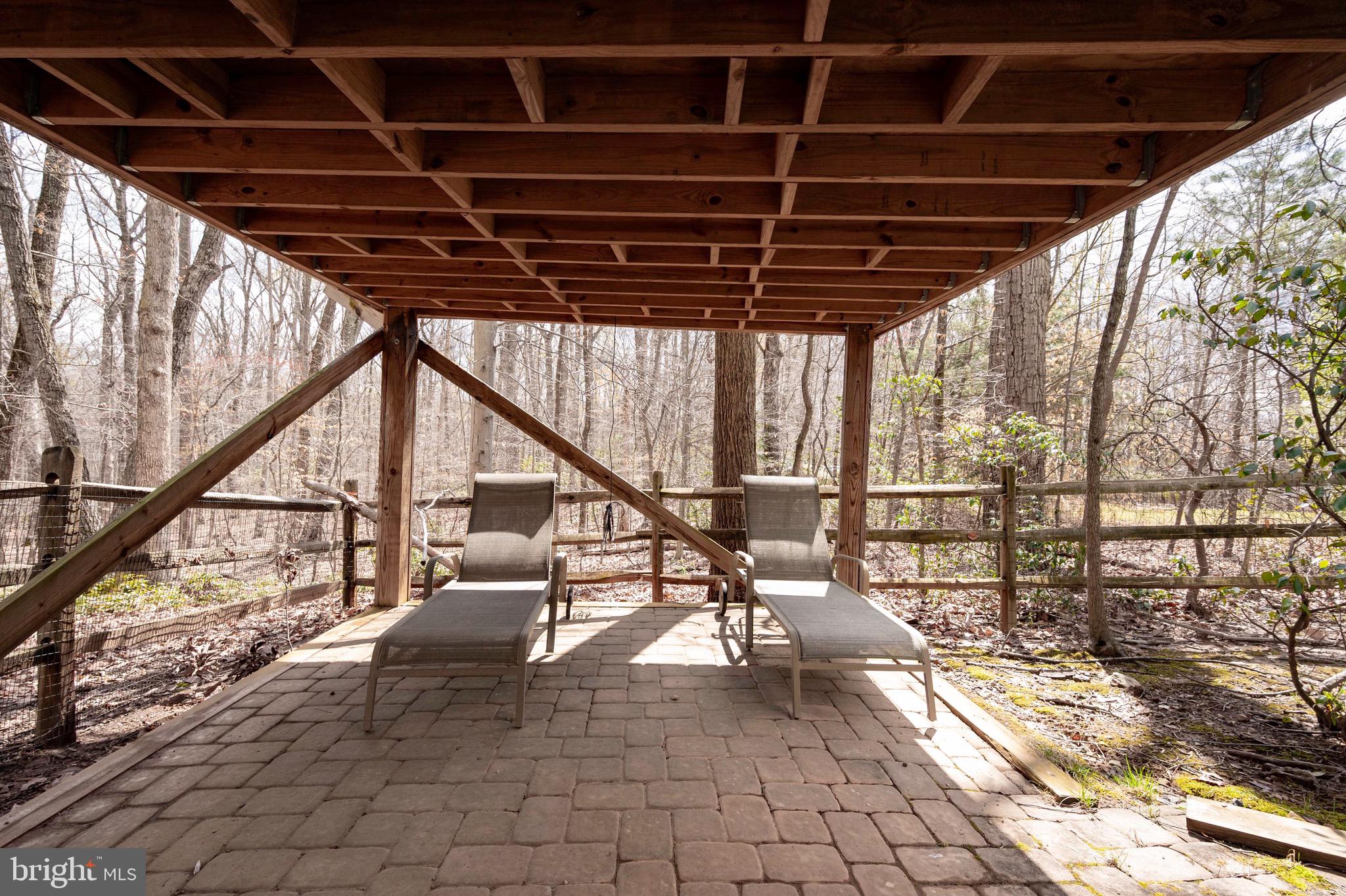 BARRINGTON OAKS - Residential Lease