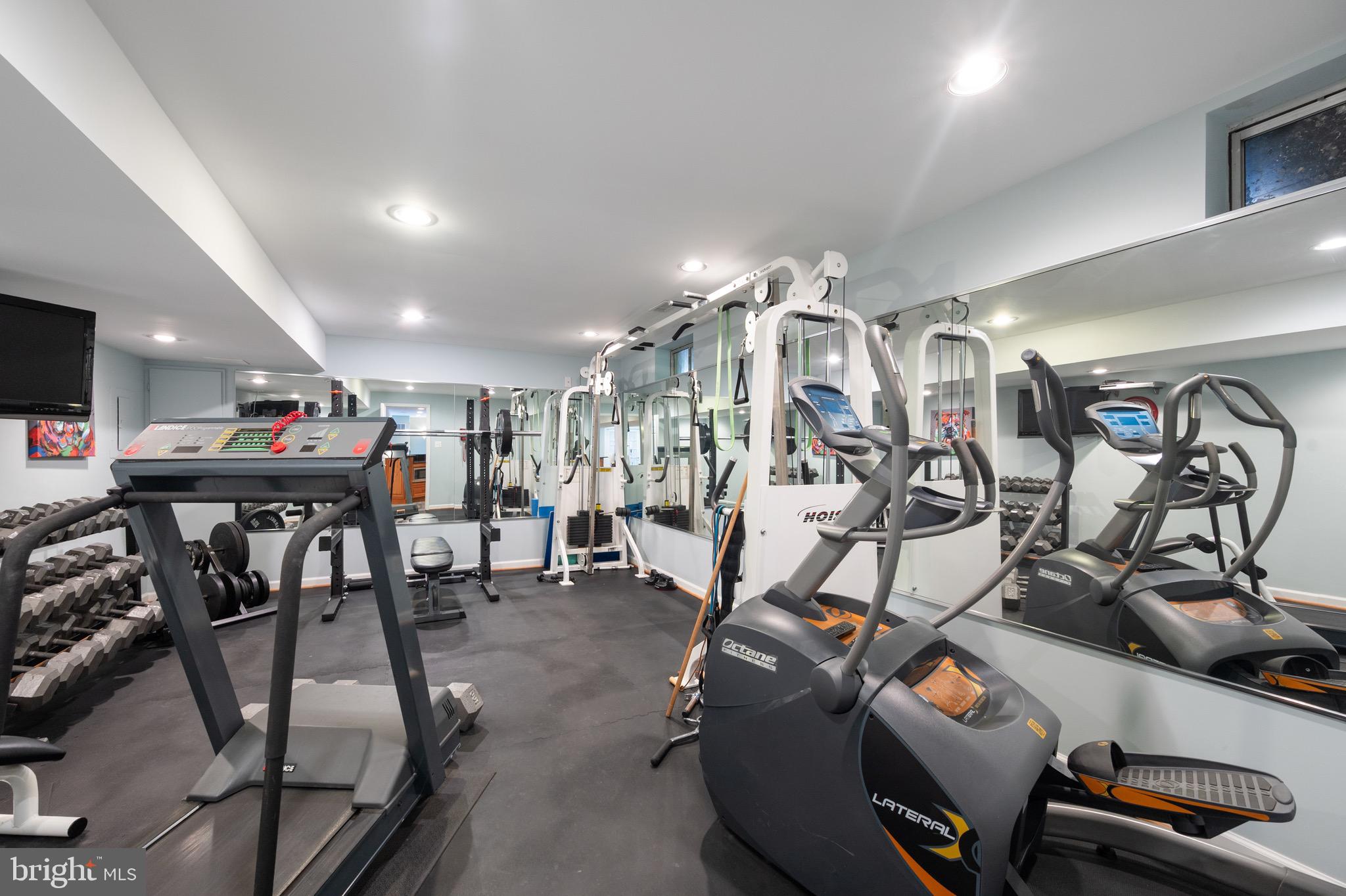 BARRINGTON OAKS - Residential Lease